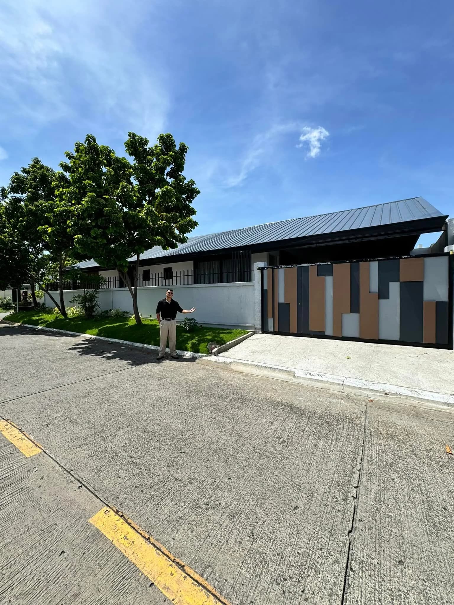 Modern Exquisite Solar Powered 4BR Smart Home For Sale in BF Homes, Parañaque City