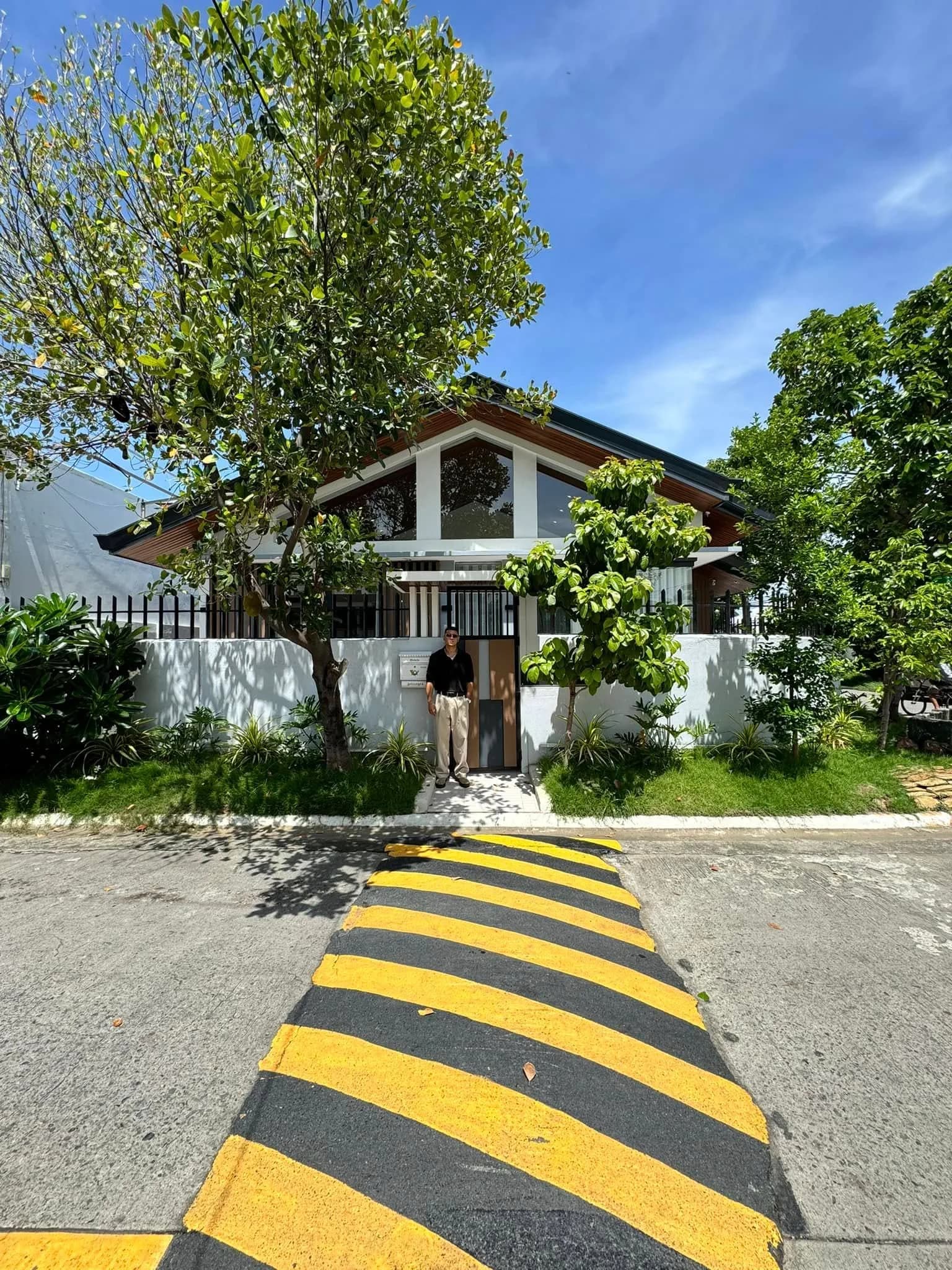 Modern Exquisite Solar Powered 4BR Smart Home For Sale in BF Homes, Parañaque City