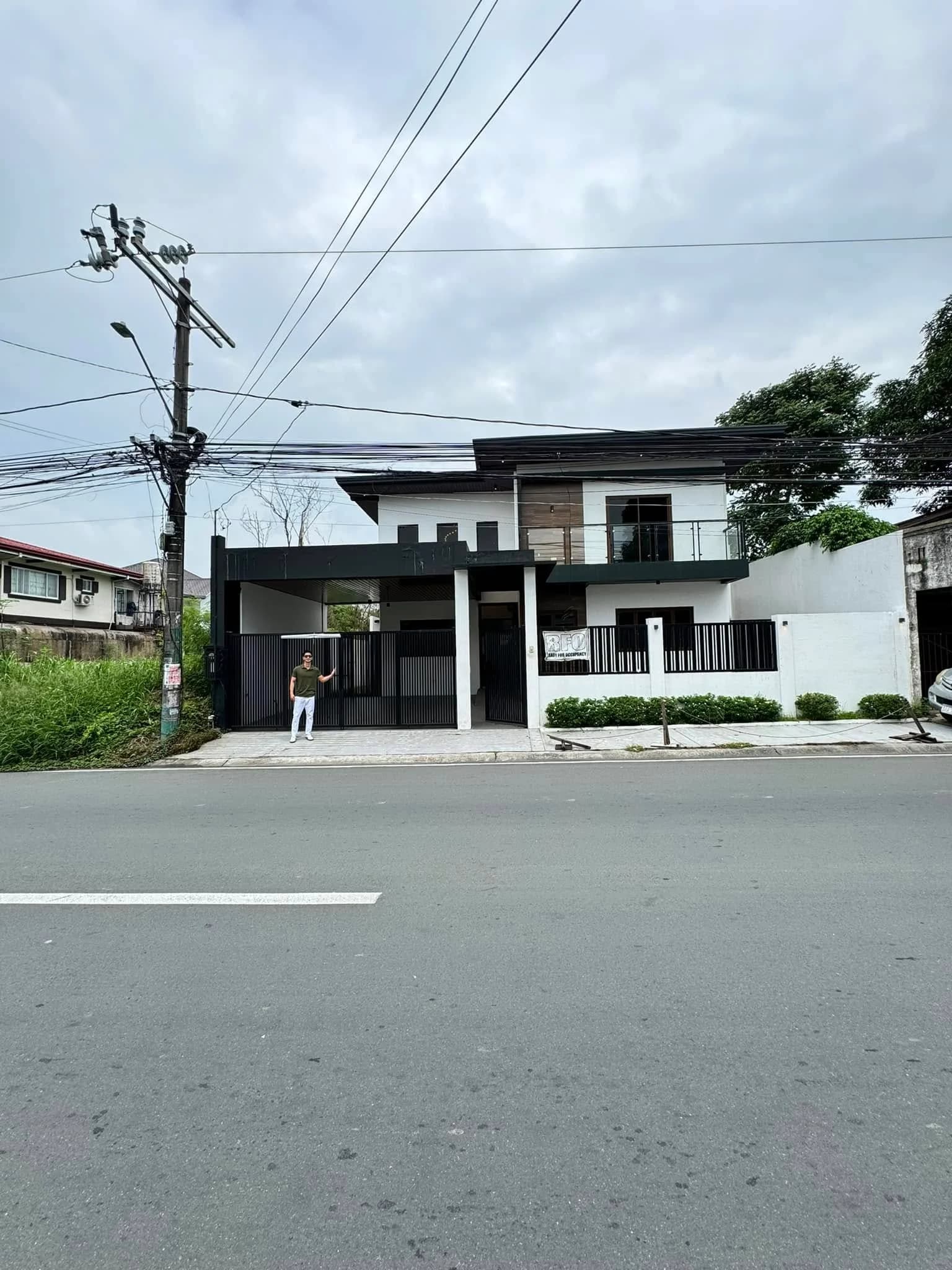 Modern Single Detached 4BR House and Lot for Sale in BF Homes, Las Piñas City