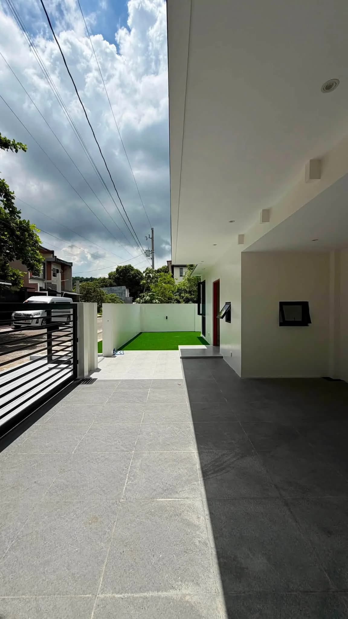 Modern Australian-Inspired House & Lot For Sale in Monteverde Royale, Taytay, Rizal (Very Low DP Promo!) — Photo 5