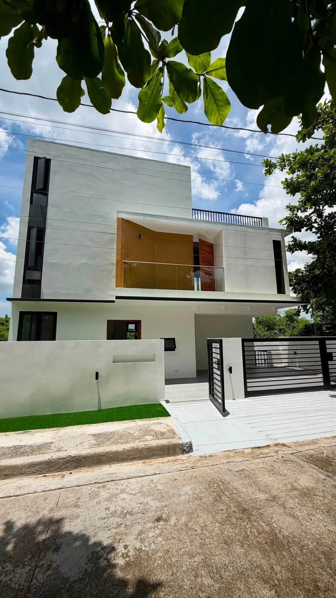 Modern Australian-Inspired House & Lot For Sale in Monteverde Royale, Taytay, Rizal (Very Low DP Promo!)