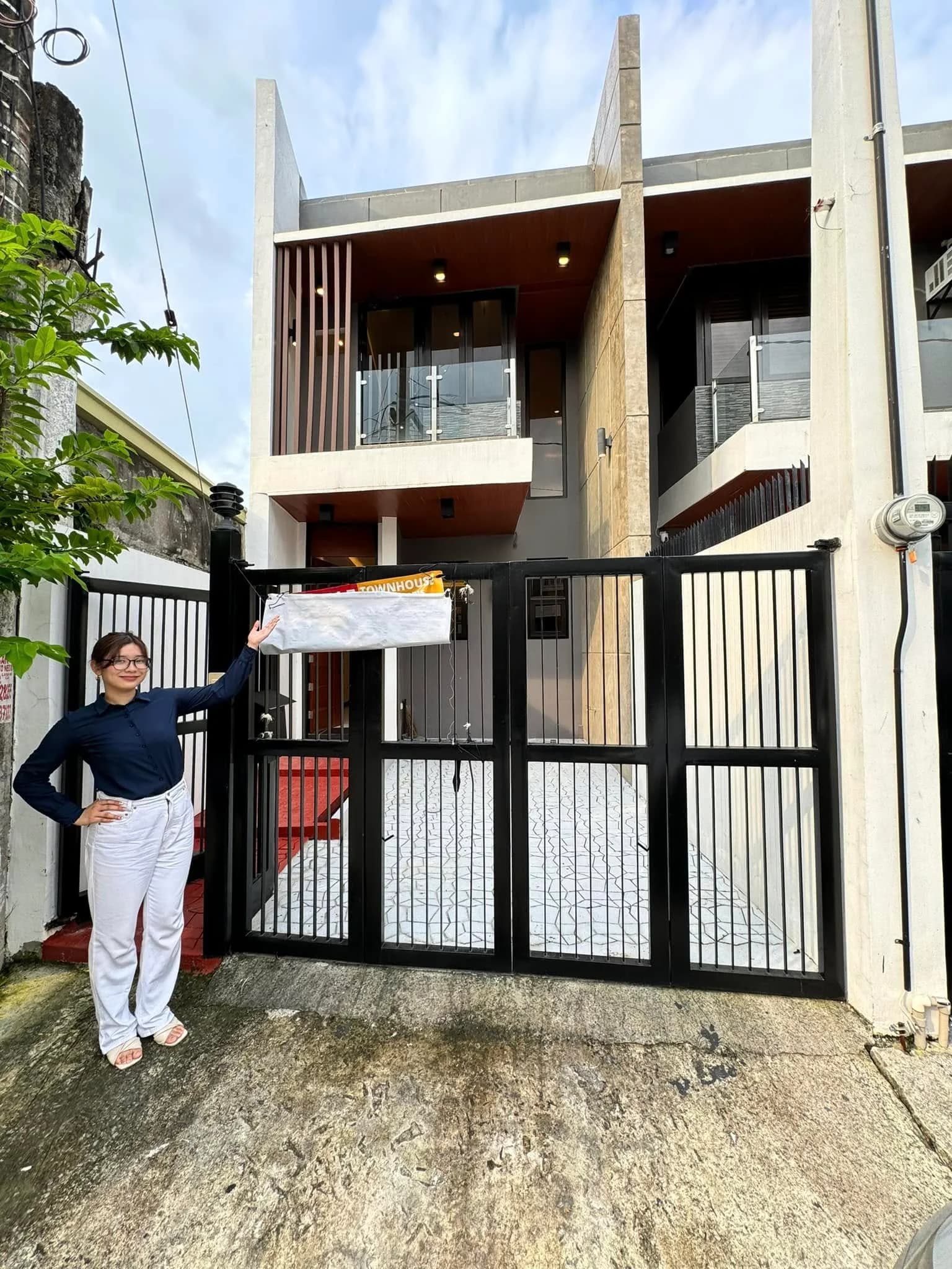 Brand New Modern 3BR Townhouse For Sale in BF Resort Village, Las Piñas City