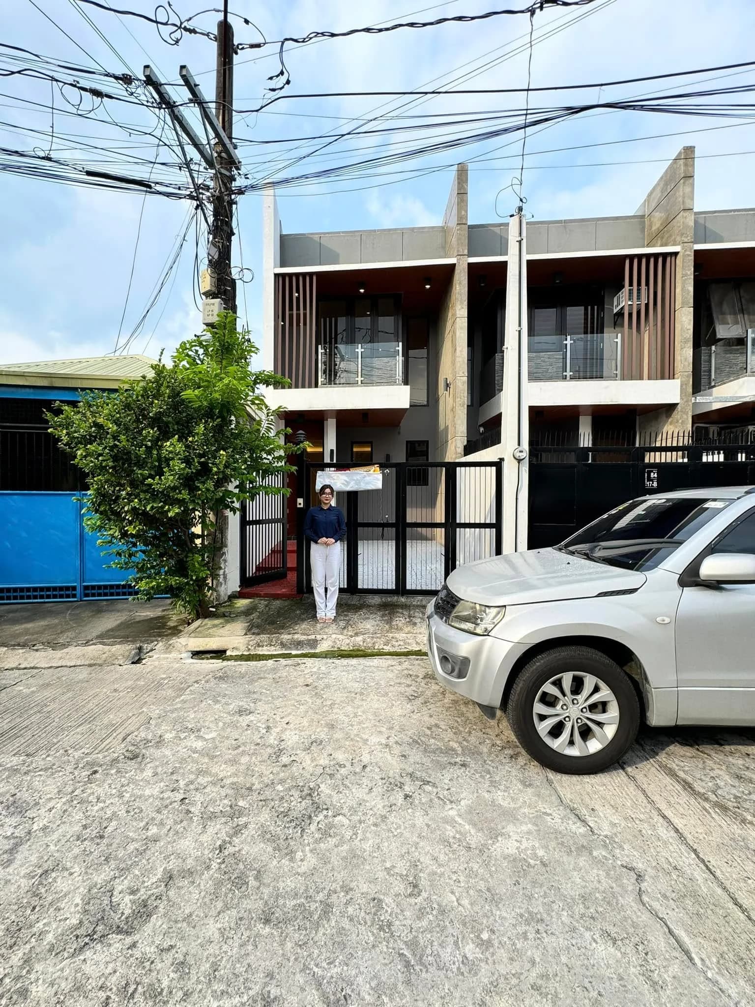 Brand New Modern 3BR Townhouse For Sale in BF Resort Village, Las Piñas City