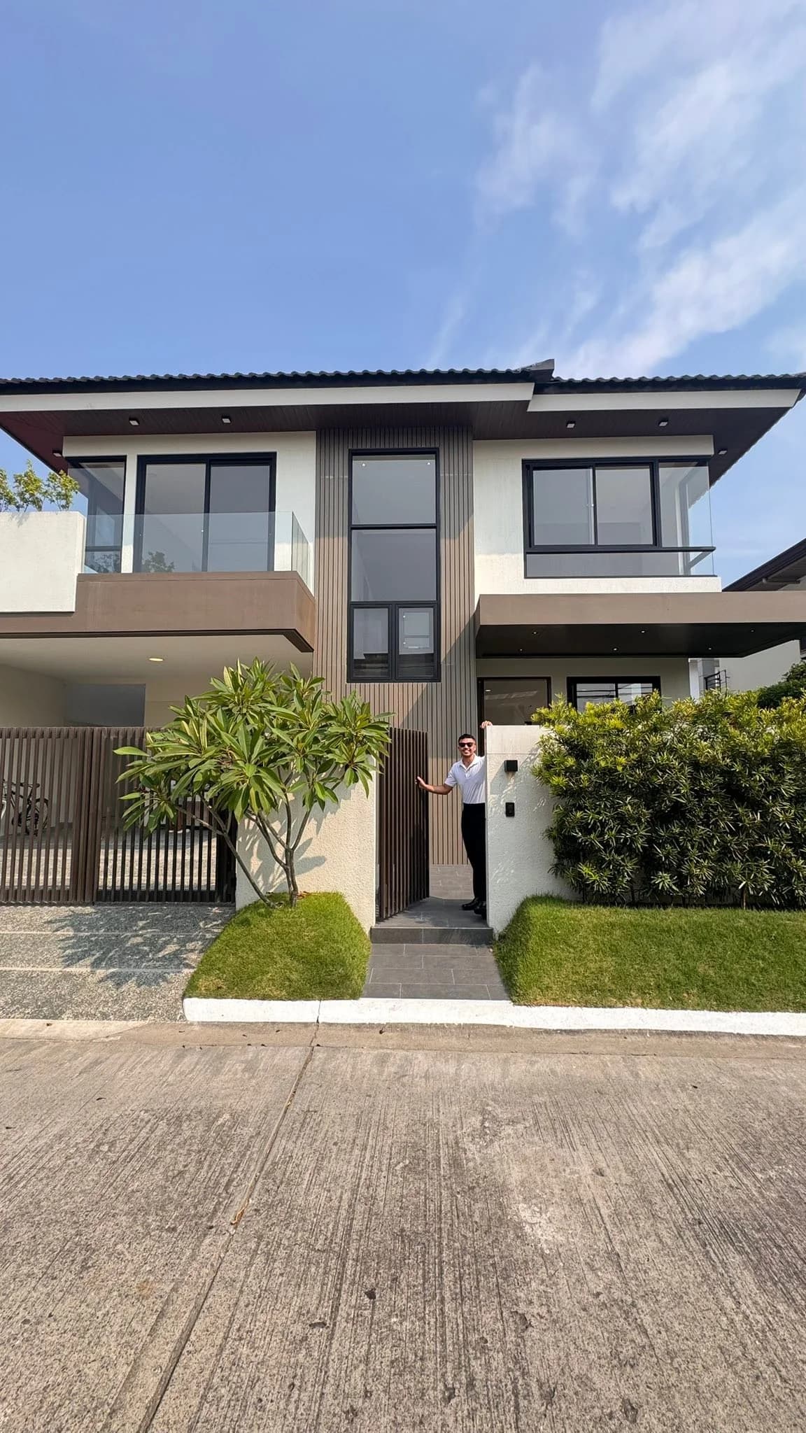 Brand New Modern 4BR House and Lot For Sale in BF Homes, Parañaque City — Photo 4