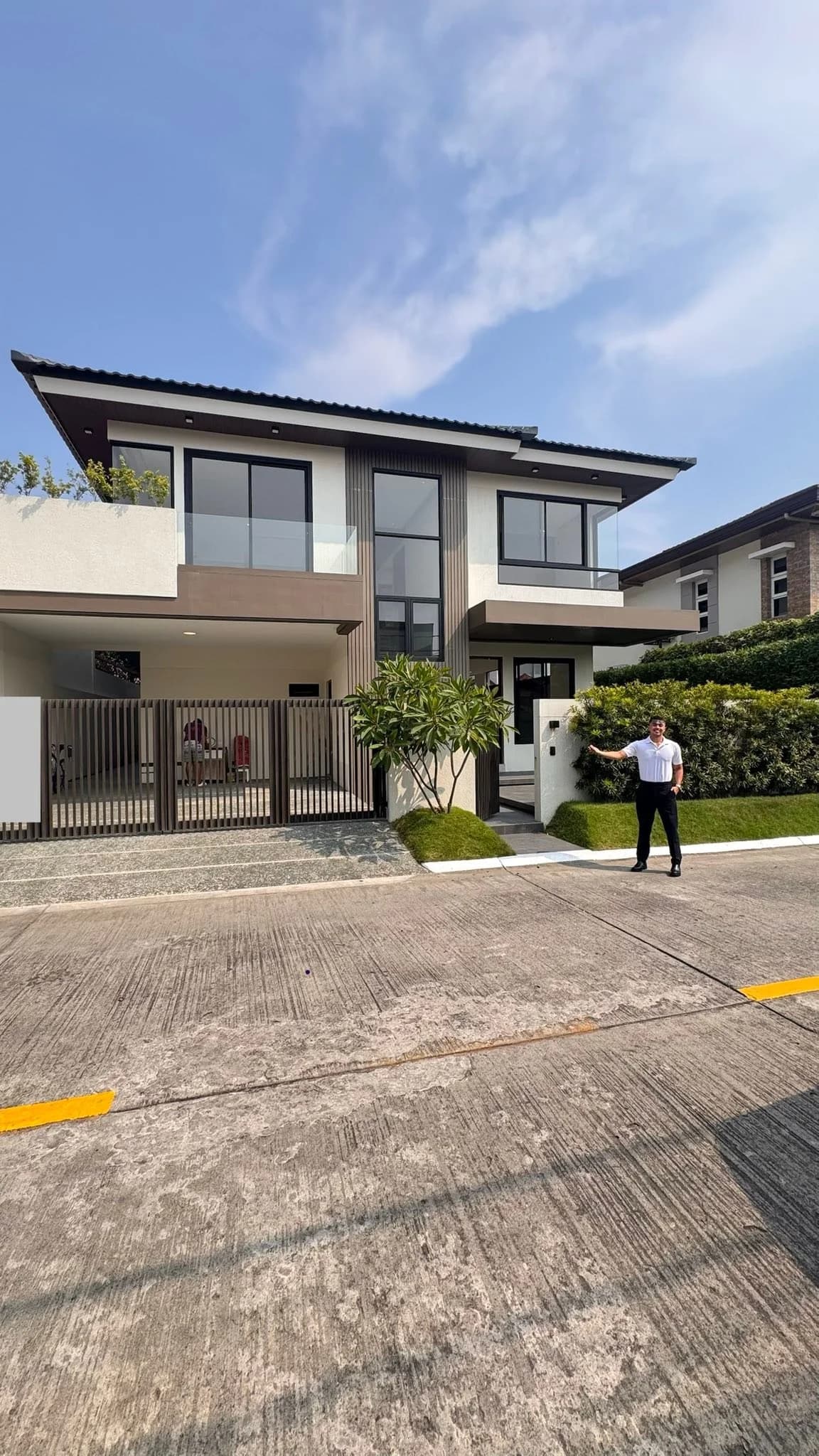 Brand New Modern 4BR House and Lot For Sale in BF Homes, Parañaque City — Photo 2