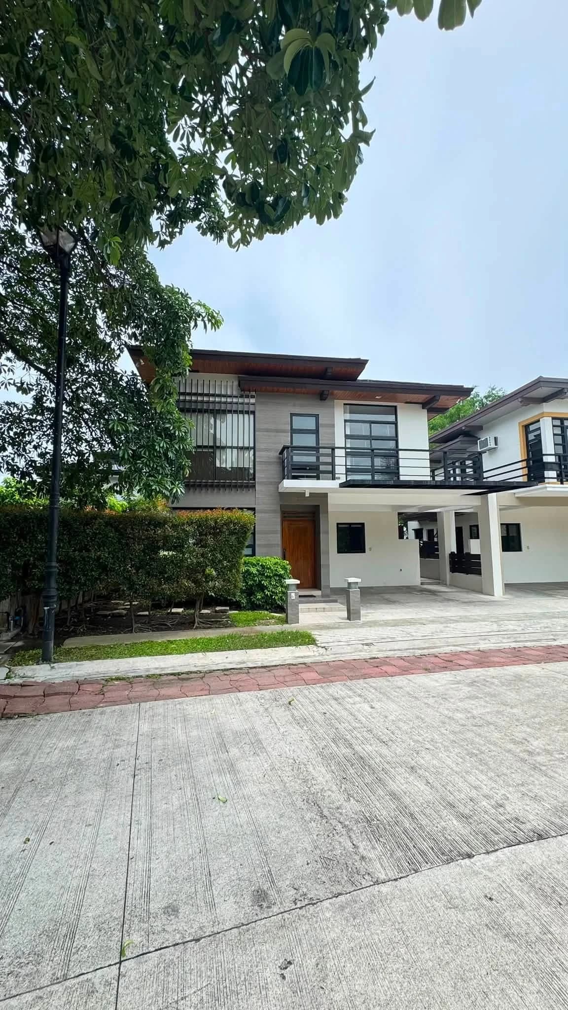 Modern Contemporary Home For Sale in Santa Rosa, Laguna — Photo 2