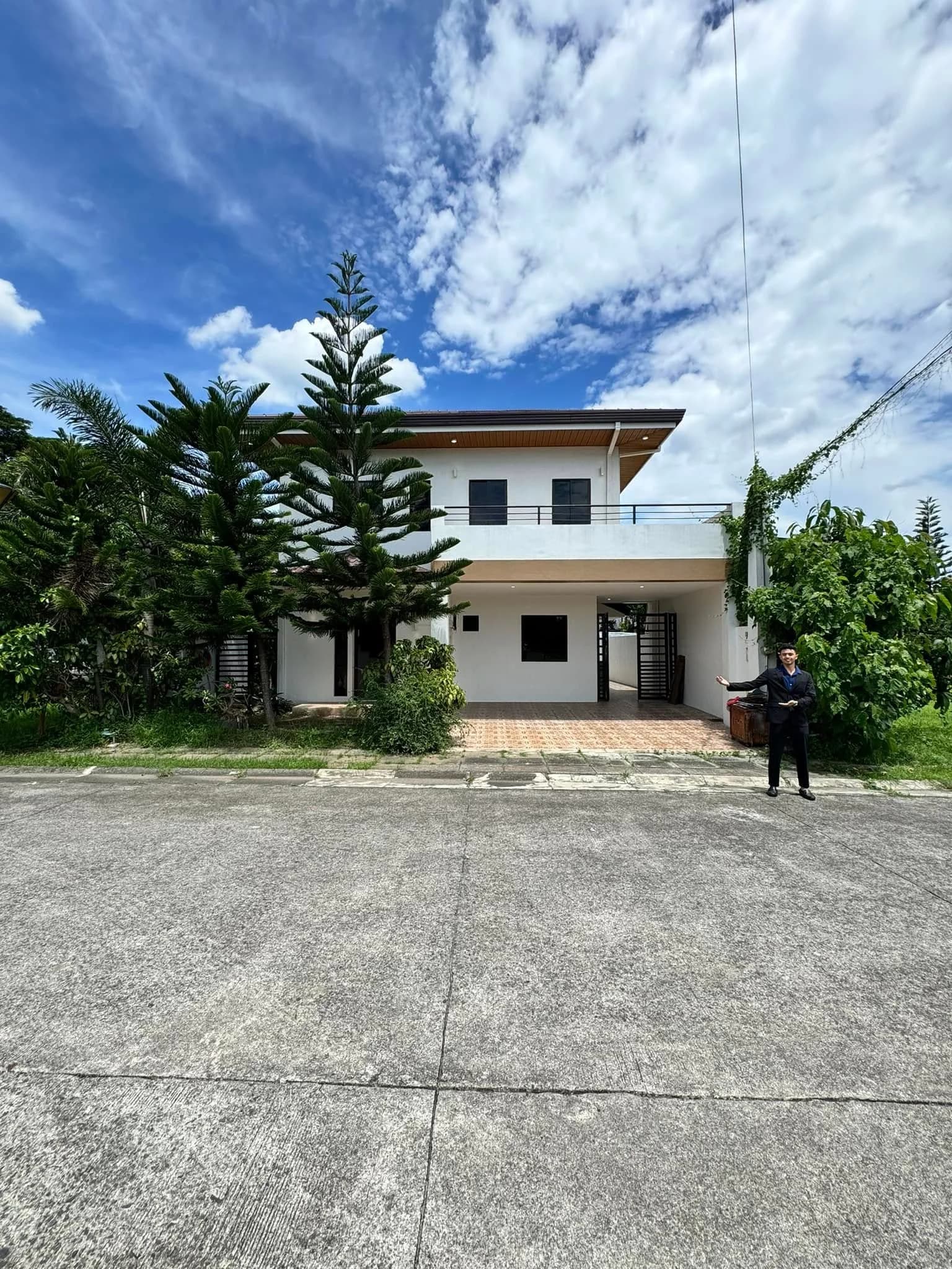Newly Renovated 4BR Semi Furnished House and Lot in Verdana Homes, Biñan, Laguna
