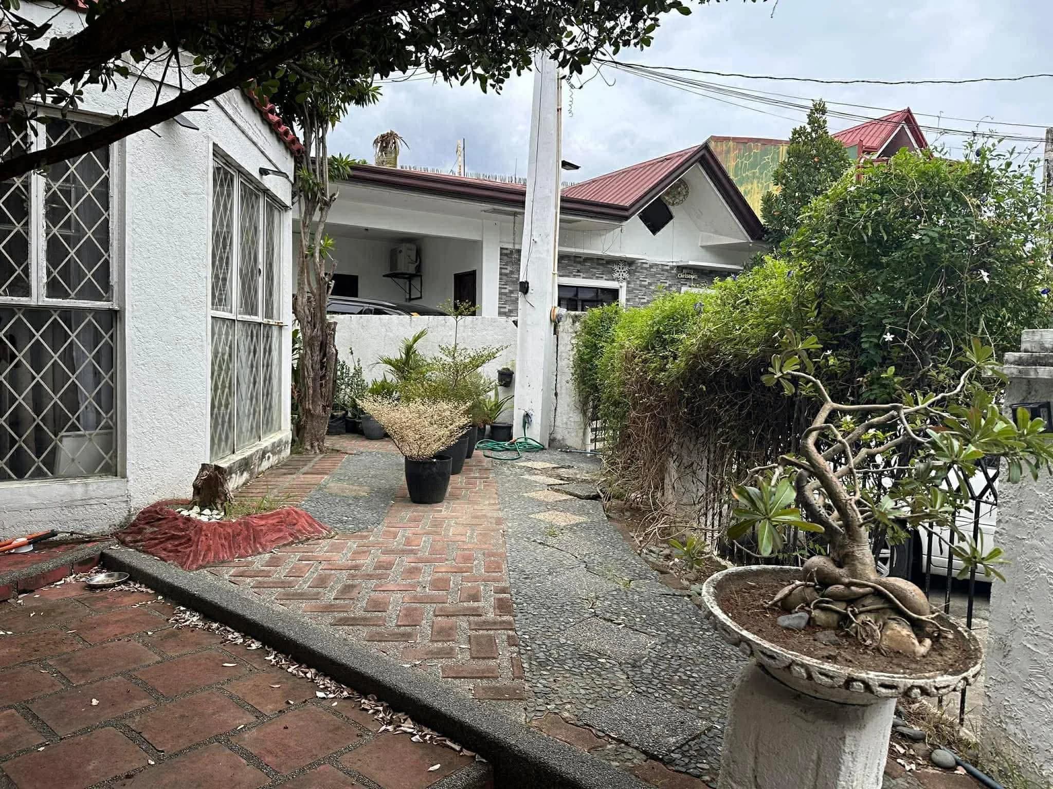 Rush Sale: Bungalow House and Lot For Sale in BF Resort Village, Las Piñas City