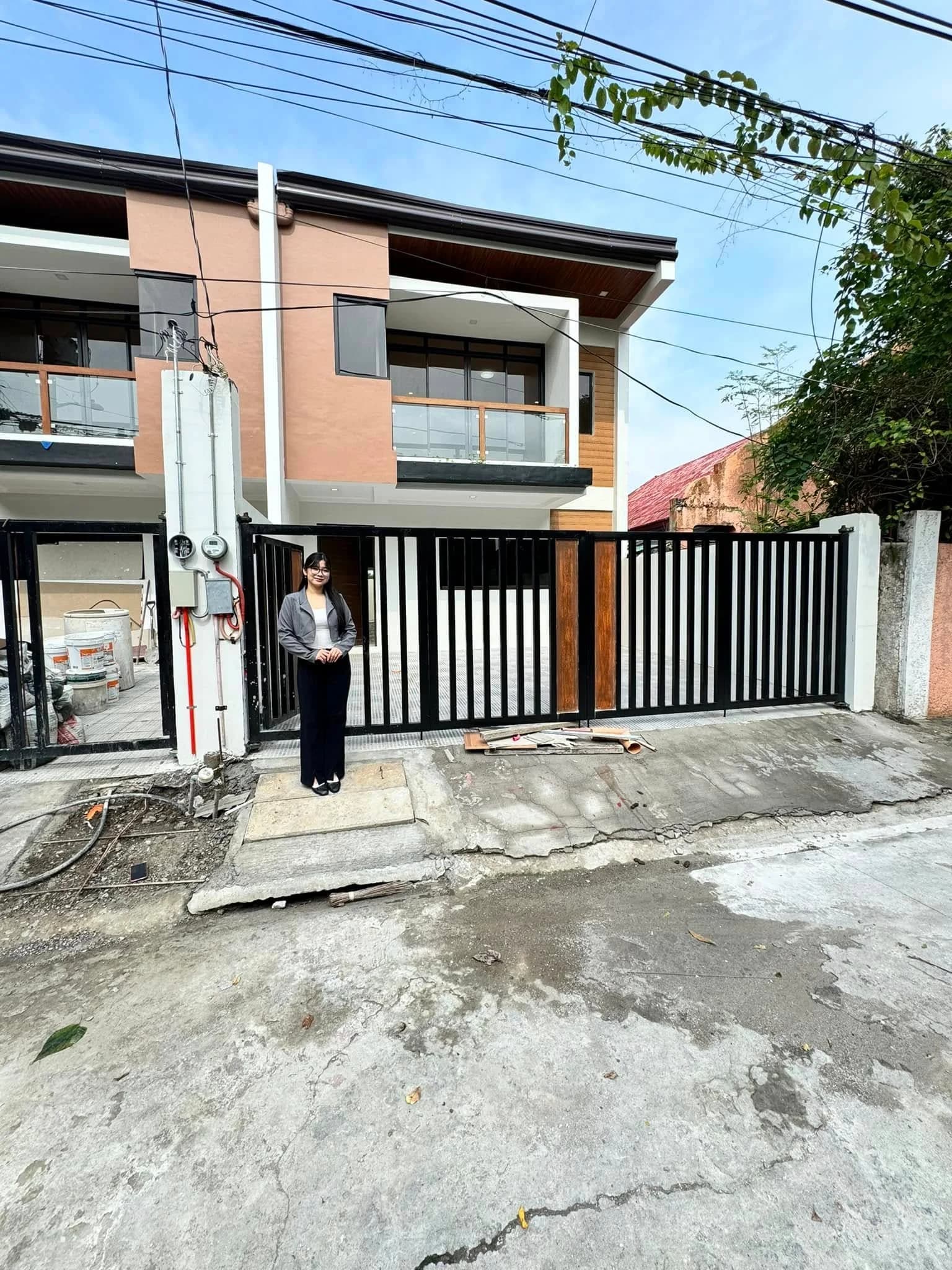 Brand New Modern 4BR Duplex House and Lot for Sale in BF Resort Village, Las Piñas City