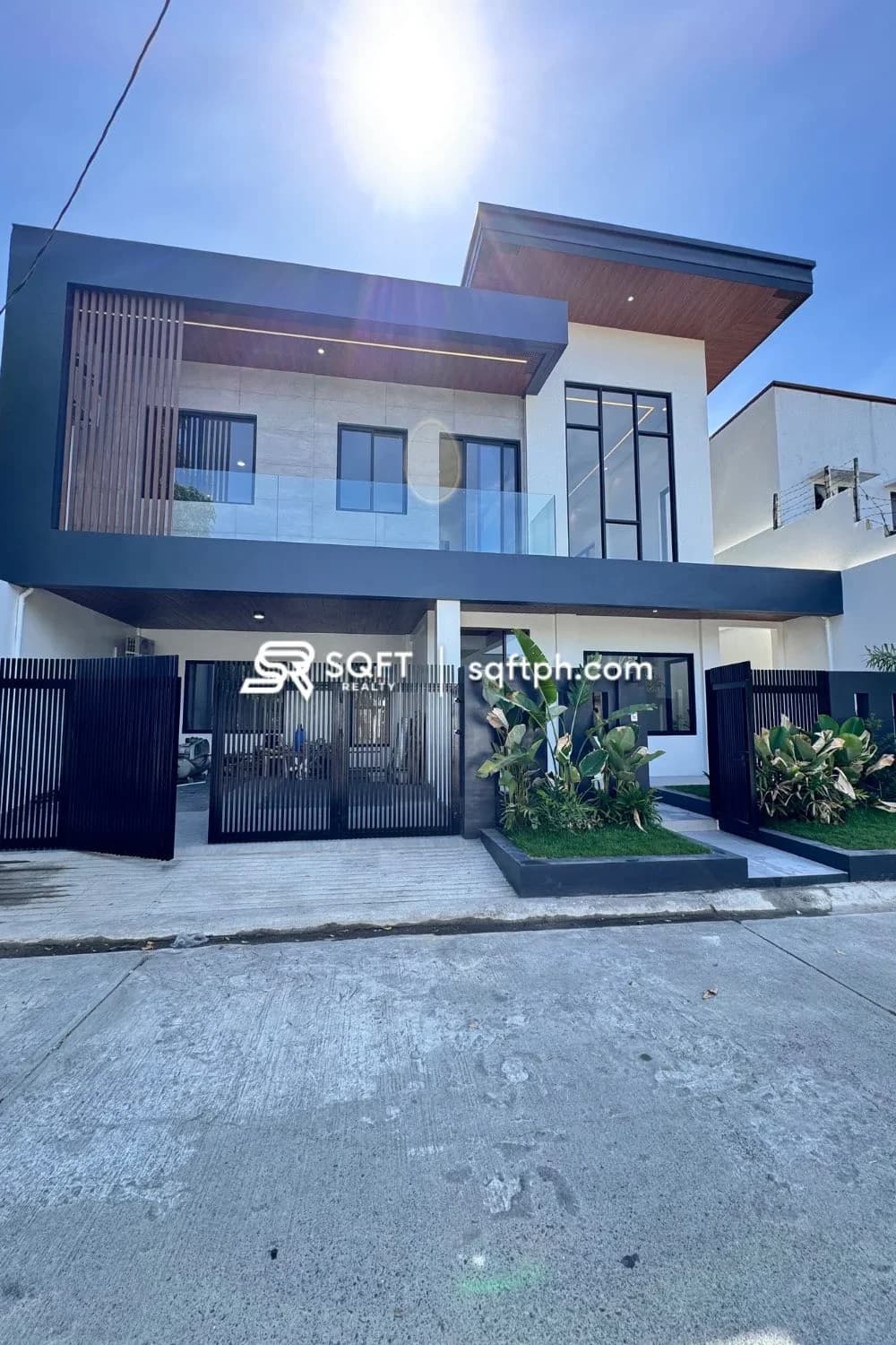 Elegant Single Attached 5BR House and Lot for Sale in BF Homes Las Piñas City