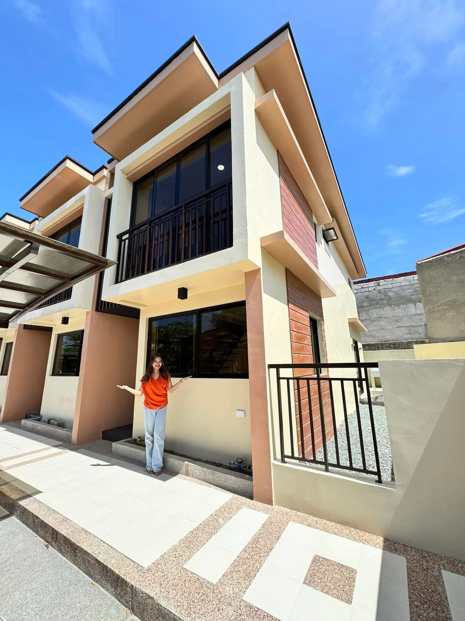 Pre-Selling 3BR End Unit Townhouse For Sale in Almanza Uno, Las Piñas City (Flexible DP Terms)