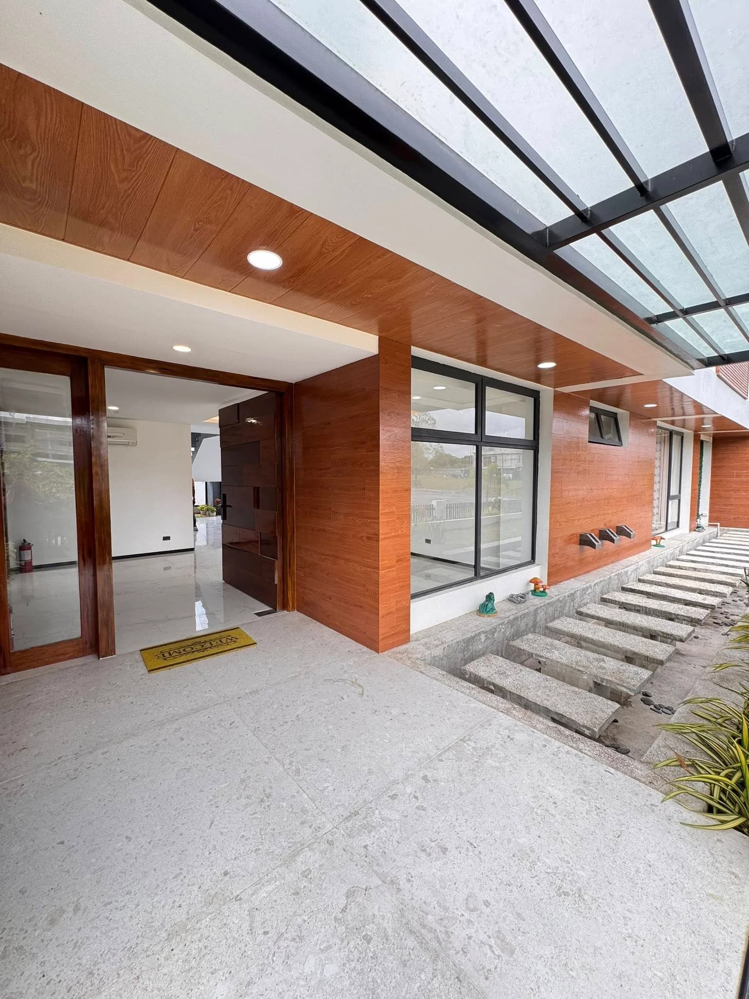 Brand New Modern House and Lot w/Pool For Sale in Alabang West, Las Piñas City