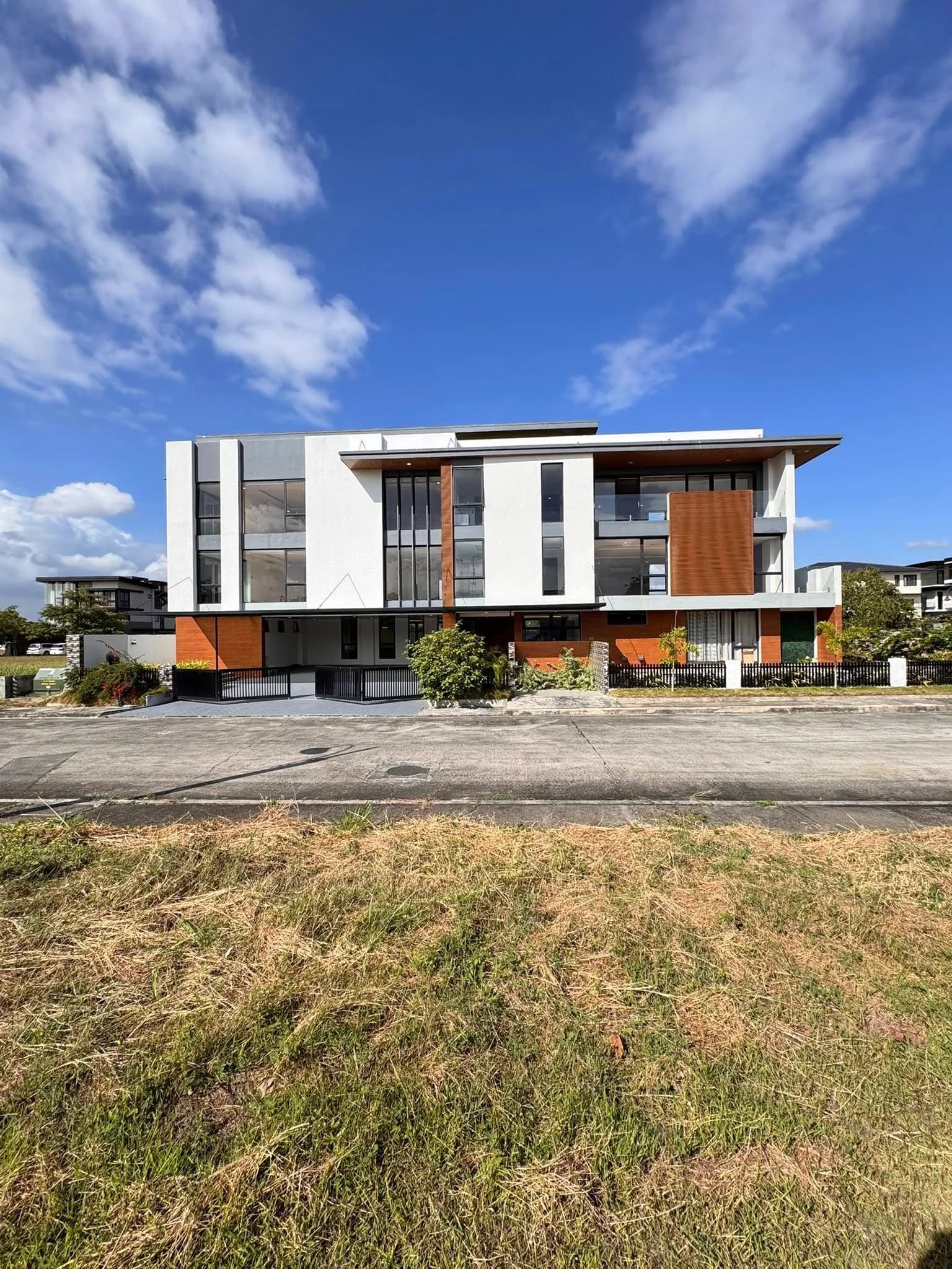 Brand New Modern House and Lot w/Pool For Sale in Alabang West, Las Piñas City
