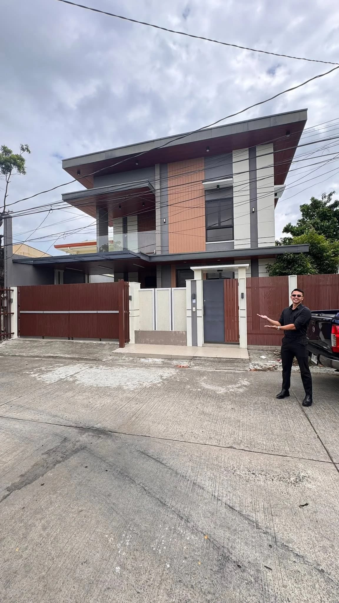 Brand New 5BR Modern House and Lot with Pool For Sale In BF Homes, Parañaque — Photo 3