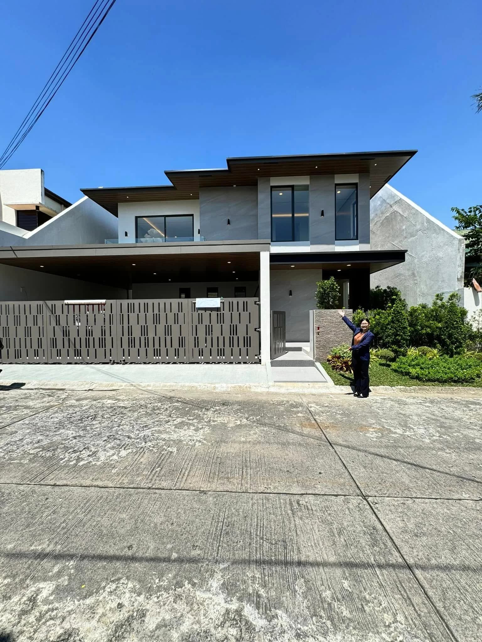 Brand New Luxurious House and Lot For Sale in BF Homes Parañaque City