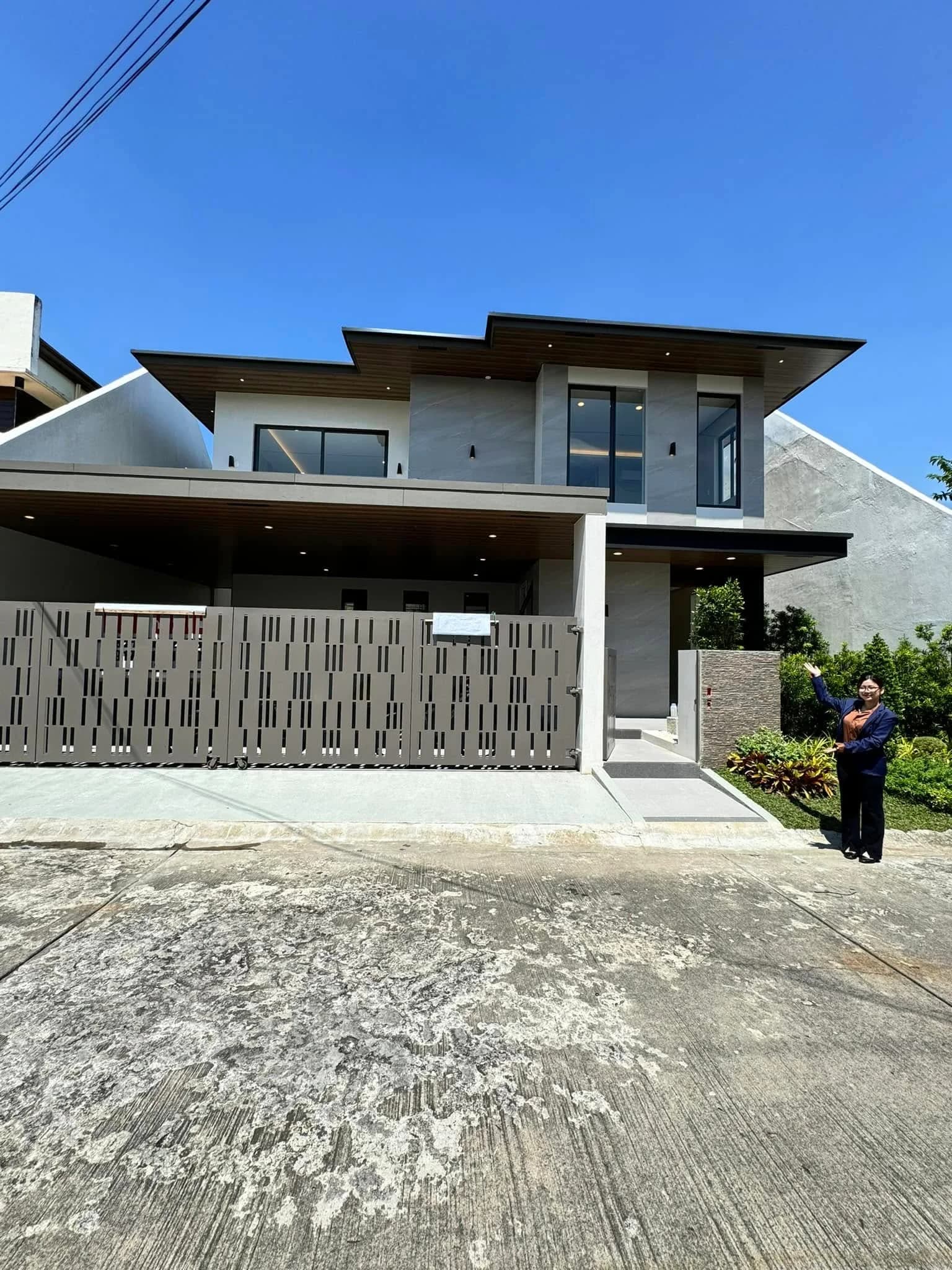 Brand New Luxurious House and Lot For Sale in BF Homes Parañaque City