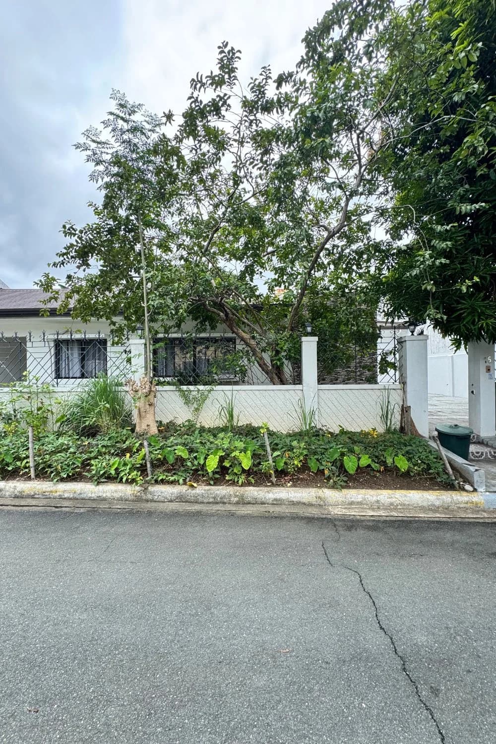6BR Bungalow House and Lot For Sale in Merville Park Subdivision Paranaque City