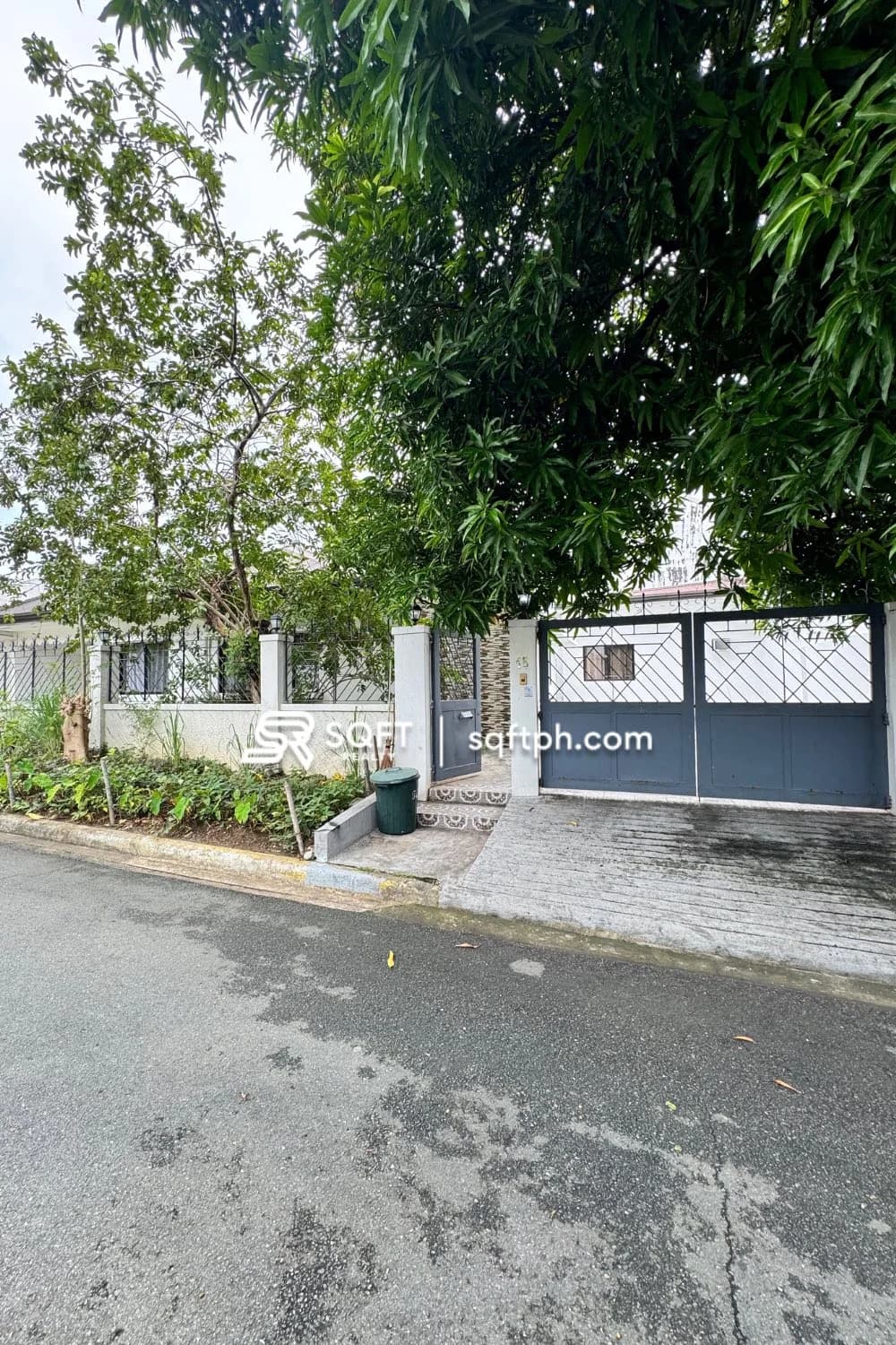 6BR Bungalow House and Lot For Sale in Merville Park Subdivision Paranaque City