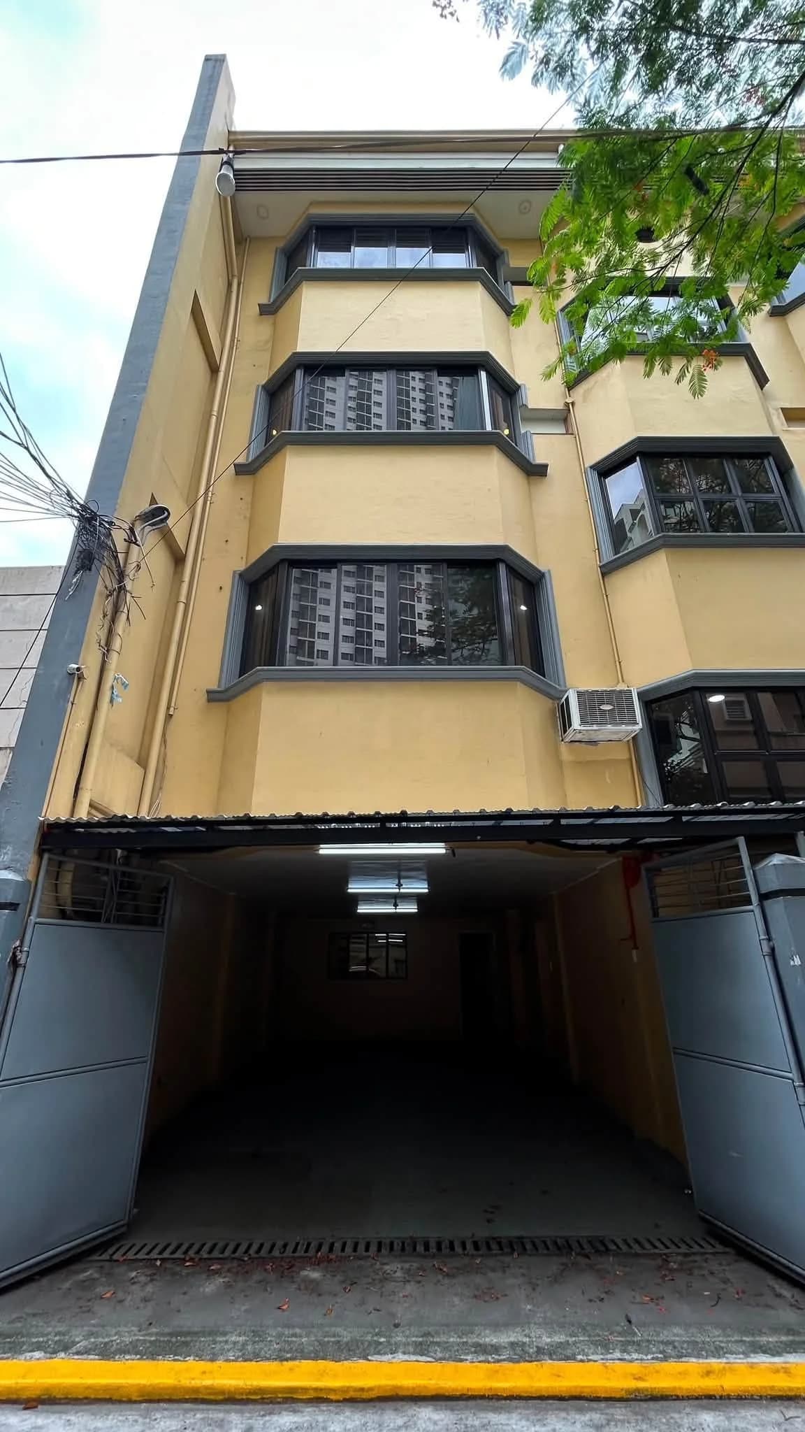 Residential Building For Sale Near DLSU Taft & St. Scholastica’s College, Manila City — Photo 4