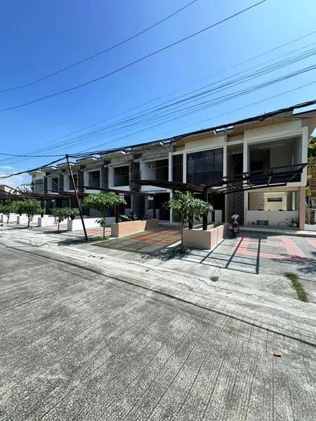 Brand New Modern 3BR Townhouse For Sale in Almanza Uno, Las Piñas City