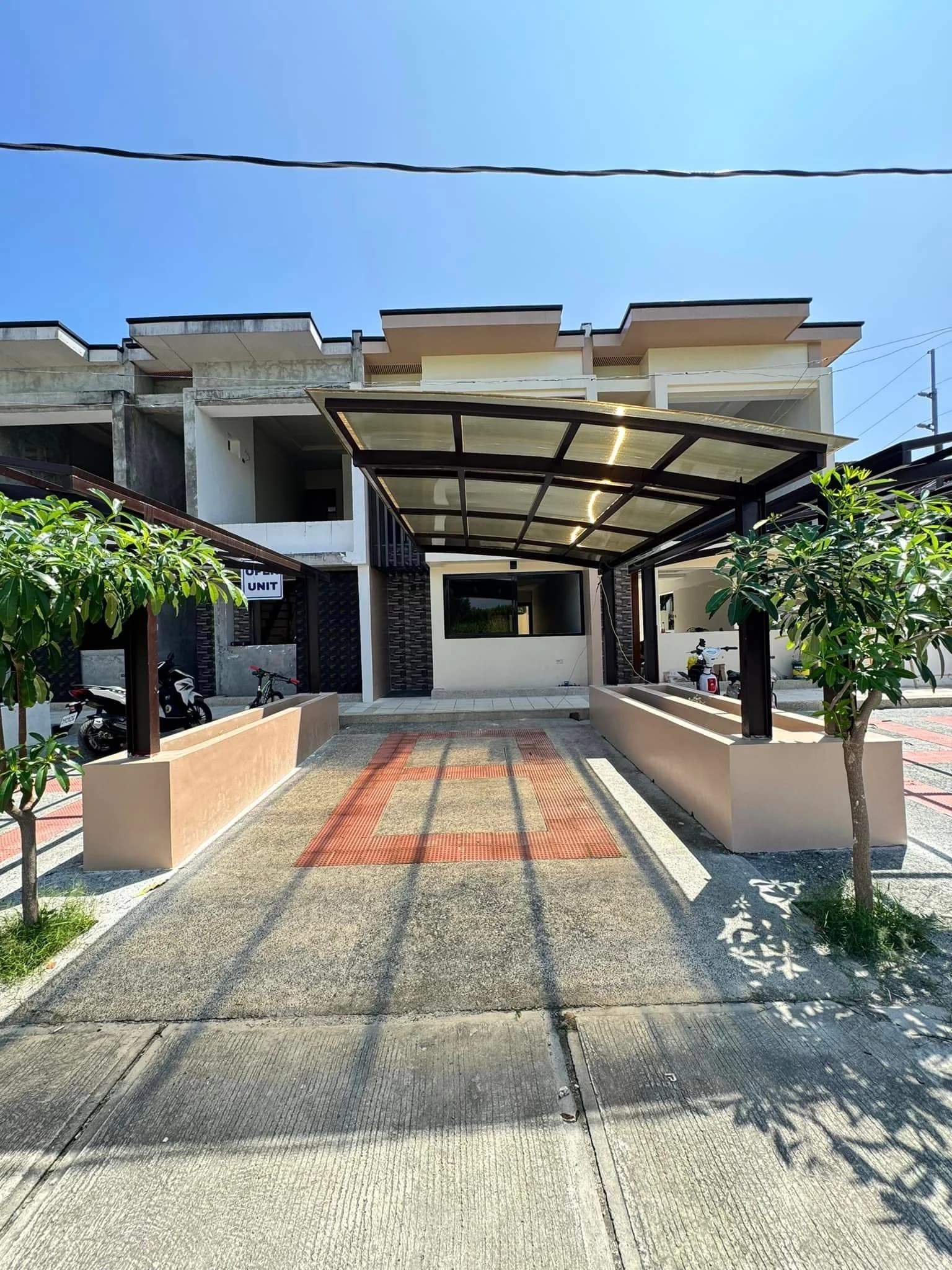 Brand New Modern 3BR Townhouse For Sale in Almanza Uno, Las Piñas City