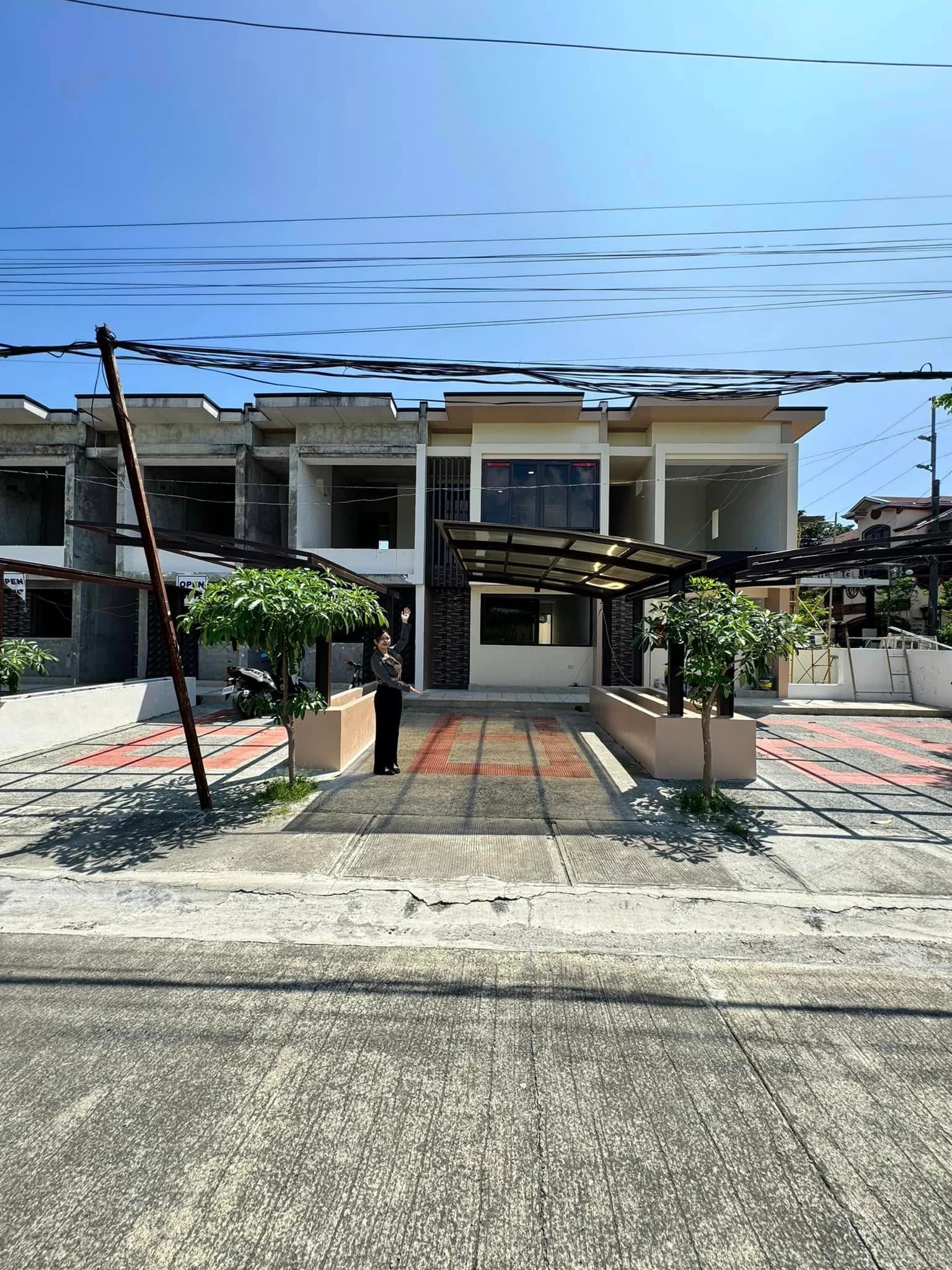 Brand New Modern 3BR Townhouse For Sale in Almanza Uno, Las Piñas City