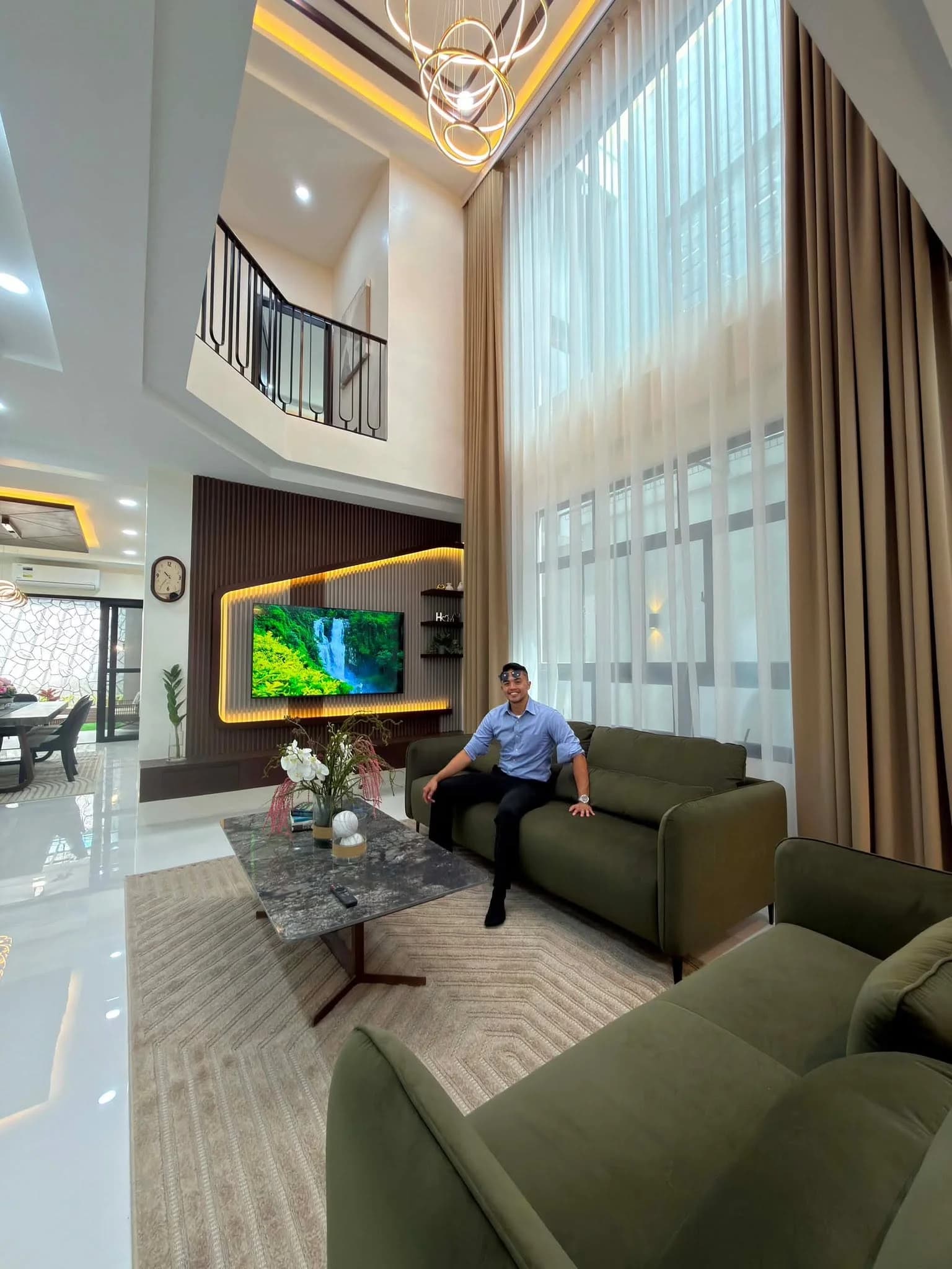 Brand New Modern Furnished 4BR House and Lot For Sale in BF Resort Village, Las Piñas City — Photo 4