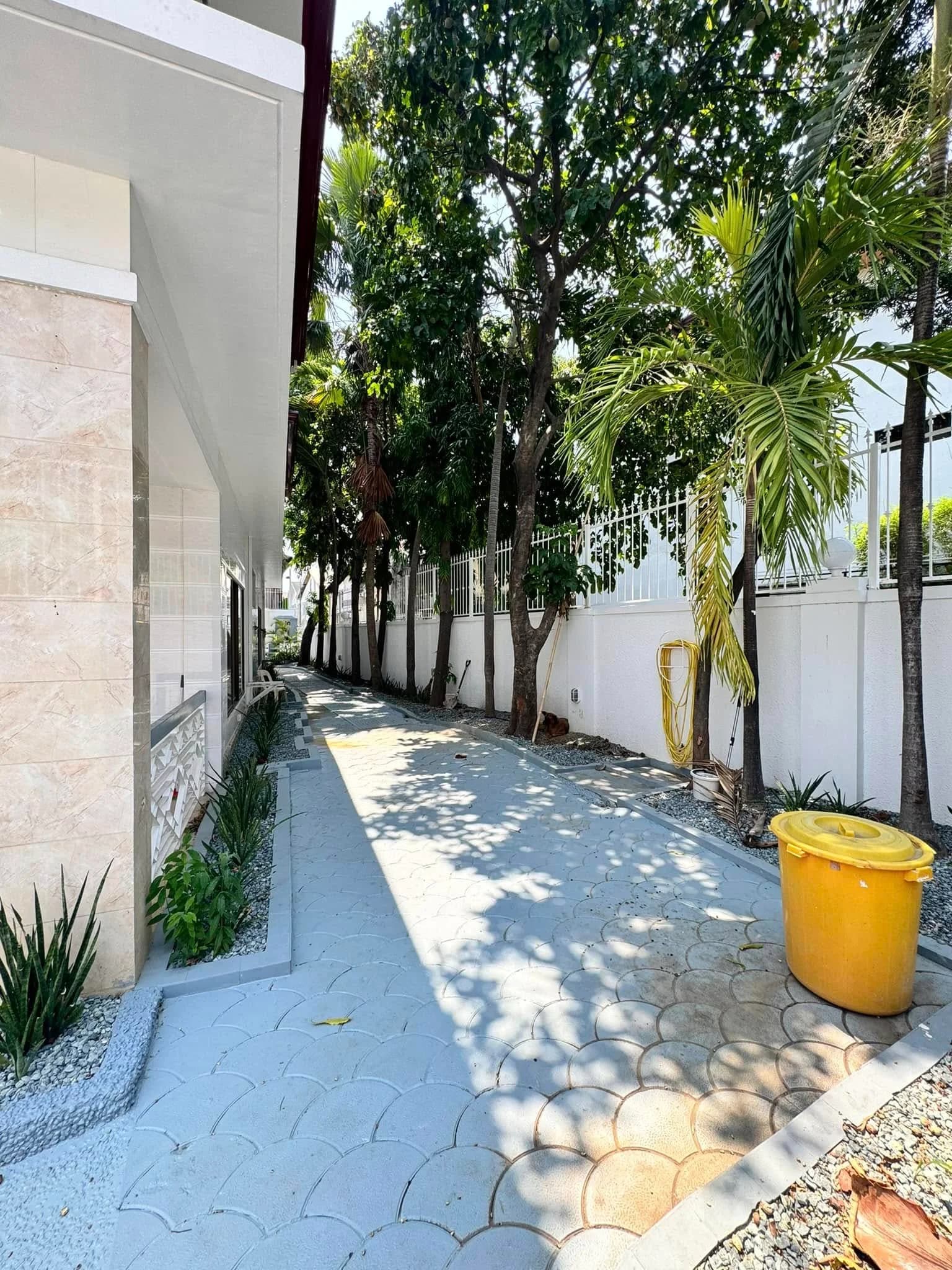 Modern 5BR Single Detached HouseFor Sale in Greenwoods Executive Village, Cainta, Rizal
