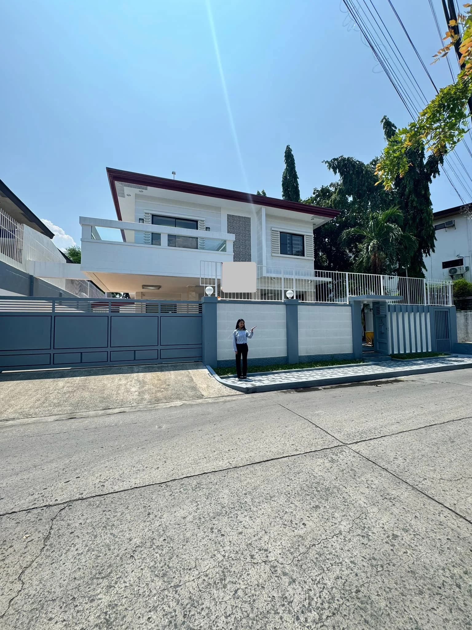 Modern 5BR Single Detached HouseFor Sale in Greenwoods Executive Village, Cainta, Rizal