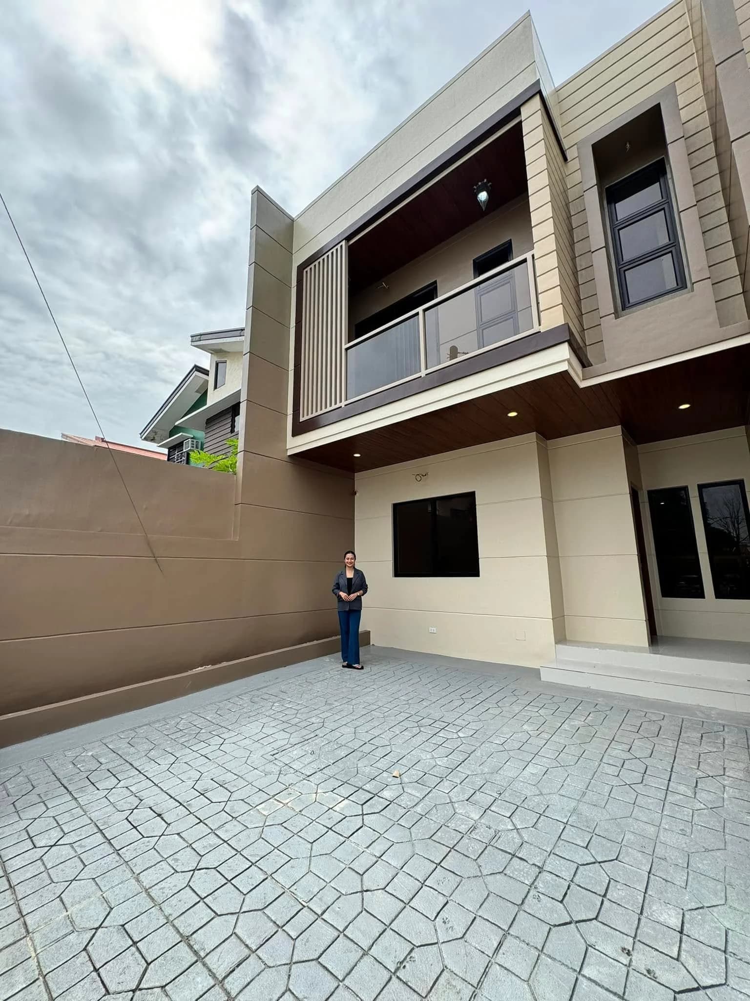 Brand New Modern Duplex House and Lot in Pilar Village, Las Piñas City