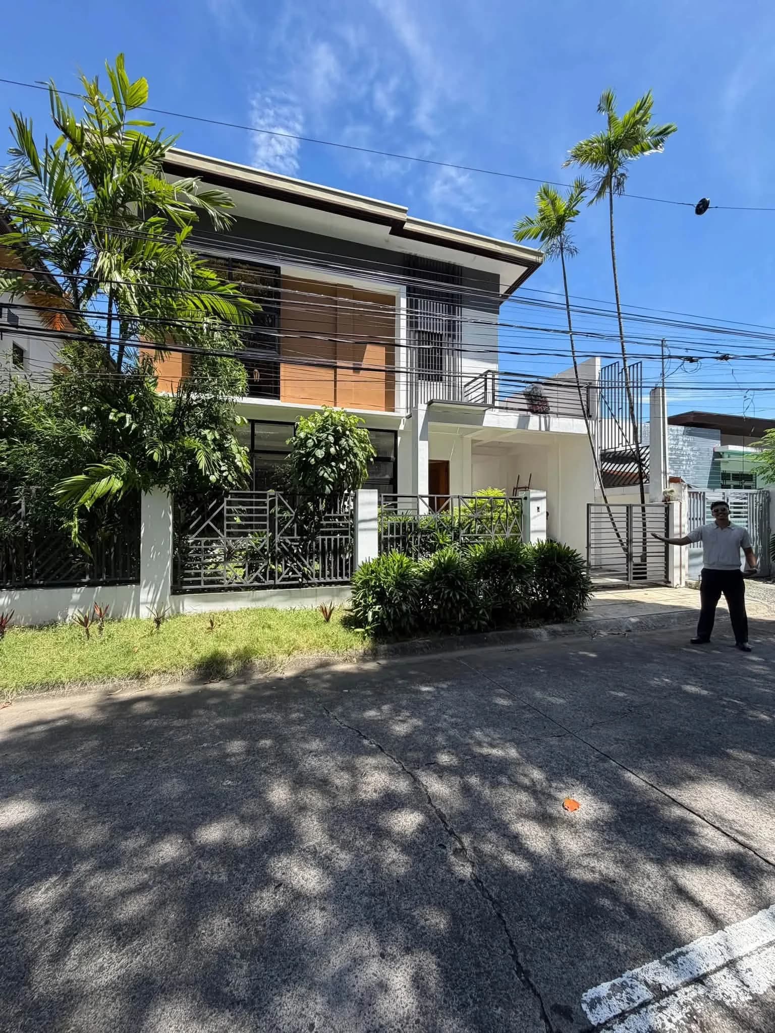 Modern 4BR Single Detached Home For Sale in BF Homes Parañaque City — Photo 3