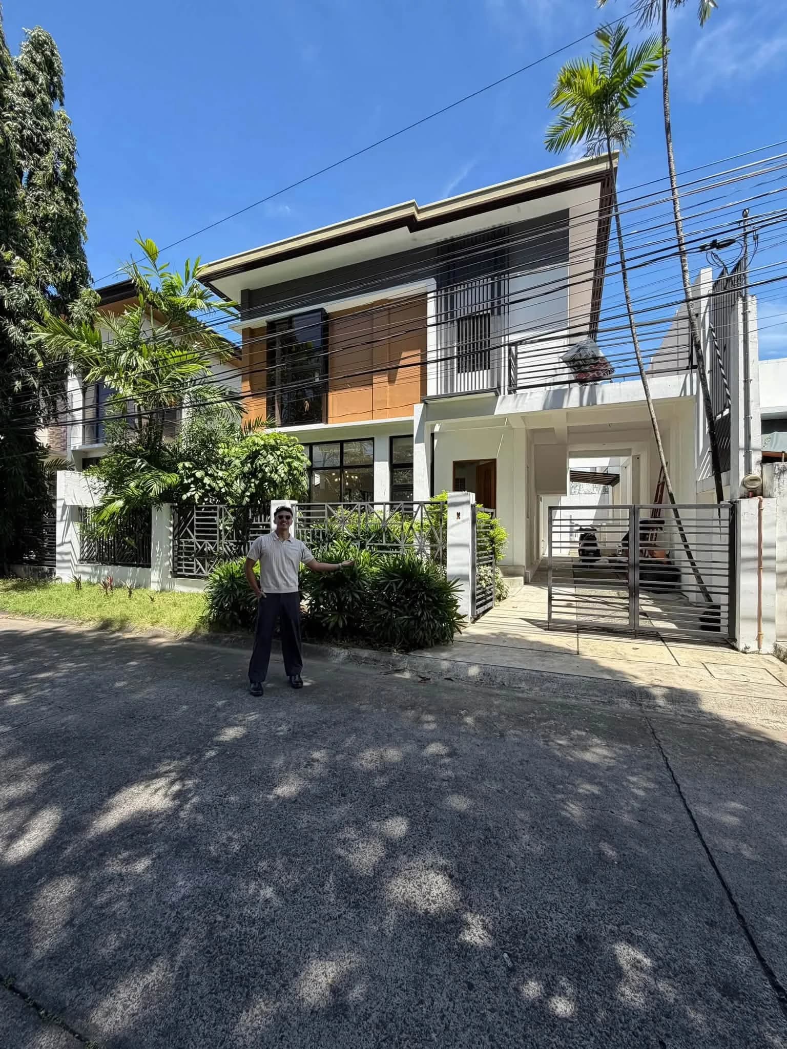 Modern 4BR Single Detached Home For Sale in BF Homes Parañaque City — Photo 2