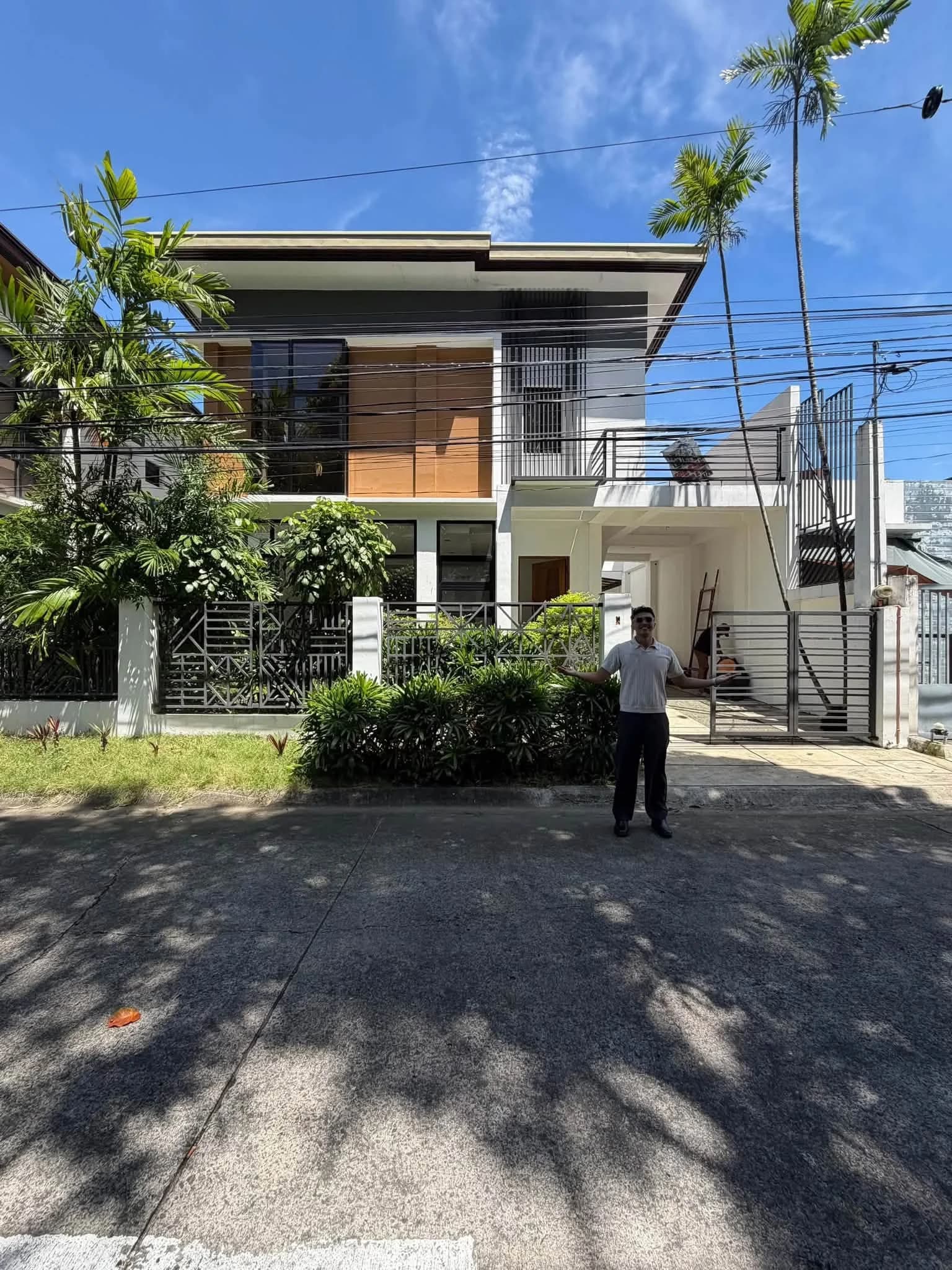 Modern 4BR Single Detached Home For Sale in BF Homes Parañaque City — Photo 1