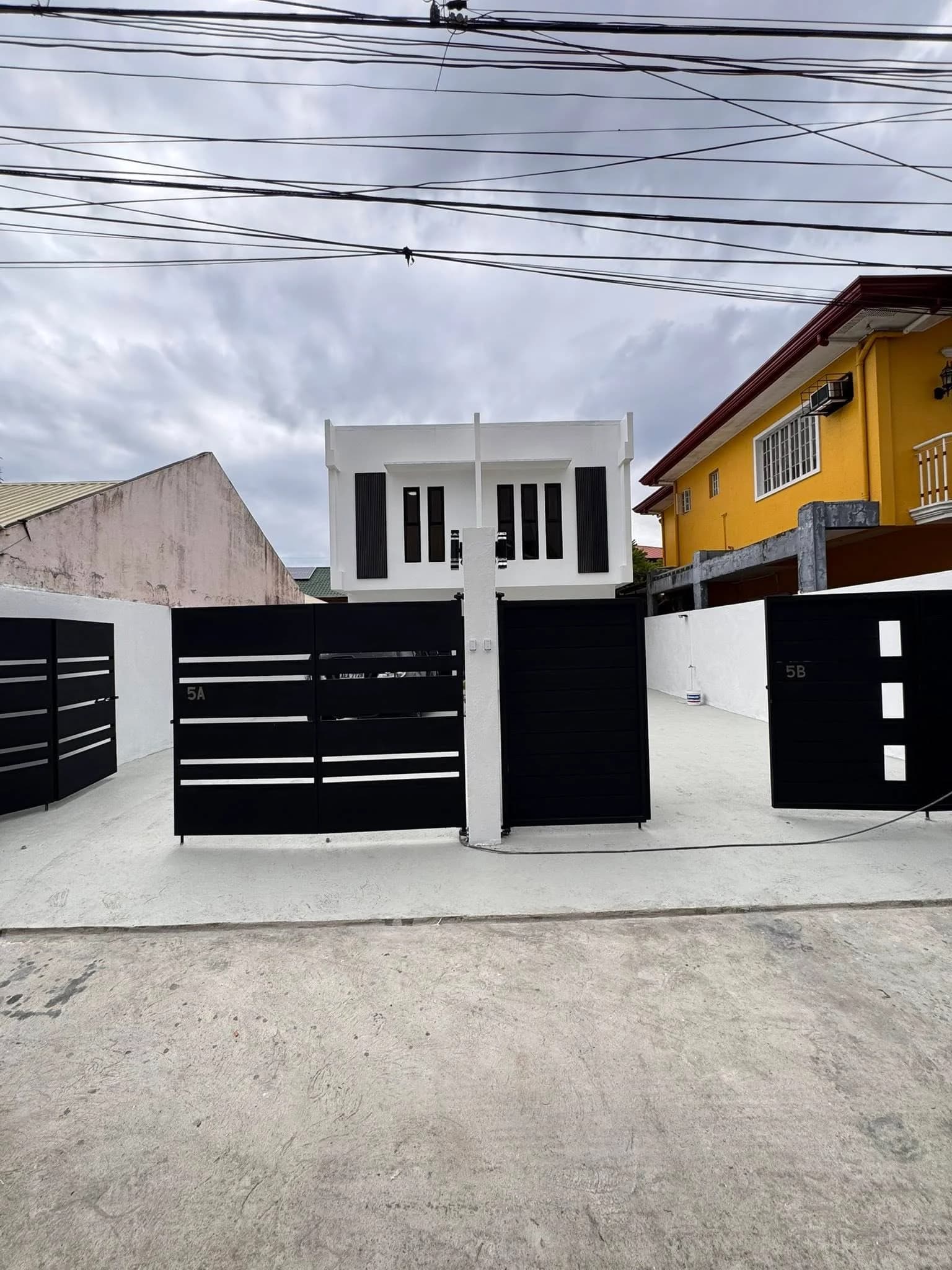 Brand New 3 BR Modern Duplex For Sale in Brgy. Merville, Parañaque City