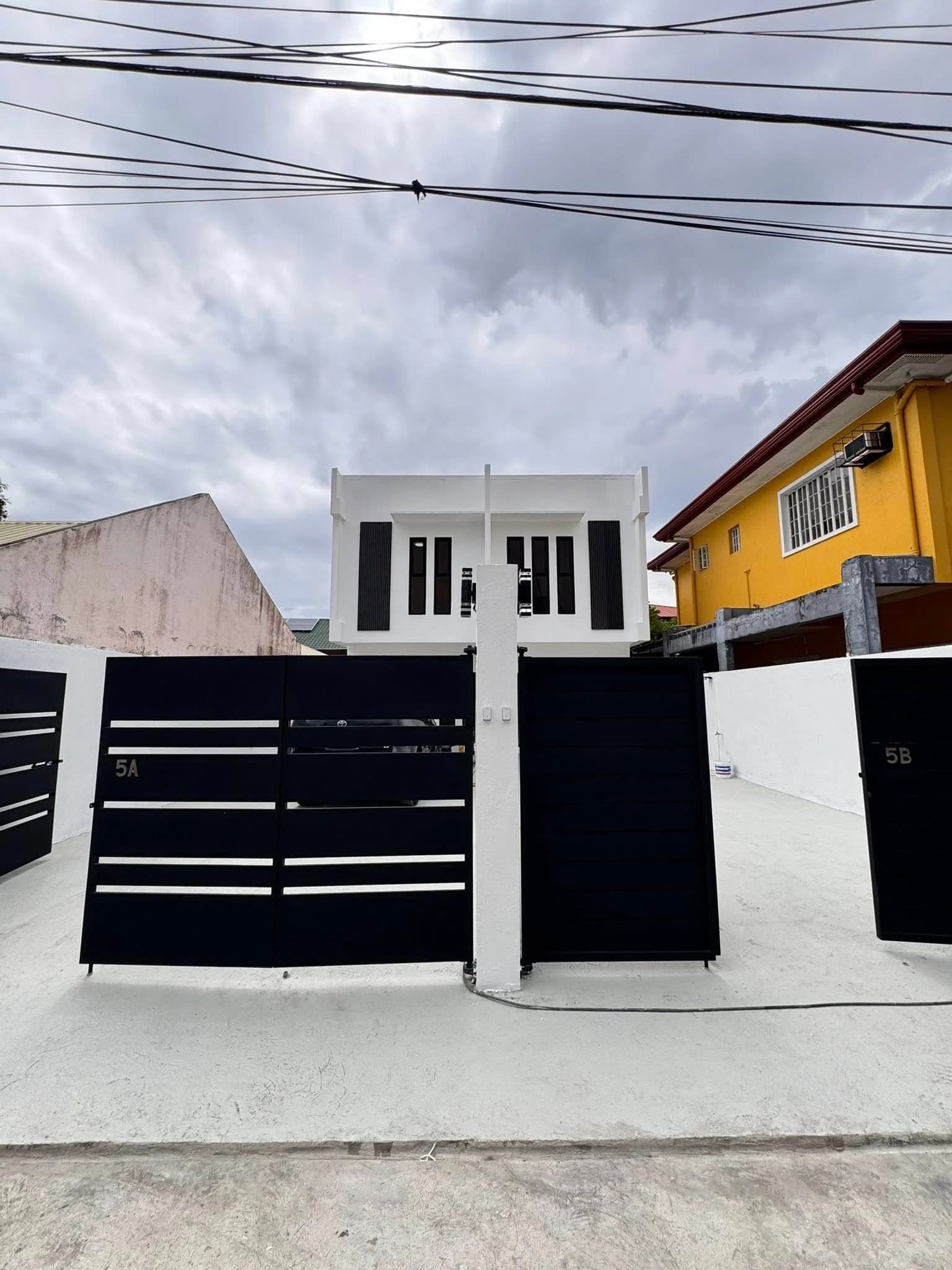 Brand New 3 BR Modern Duplex For Sale in Brgy. Merville, Parañaque City