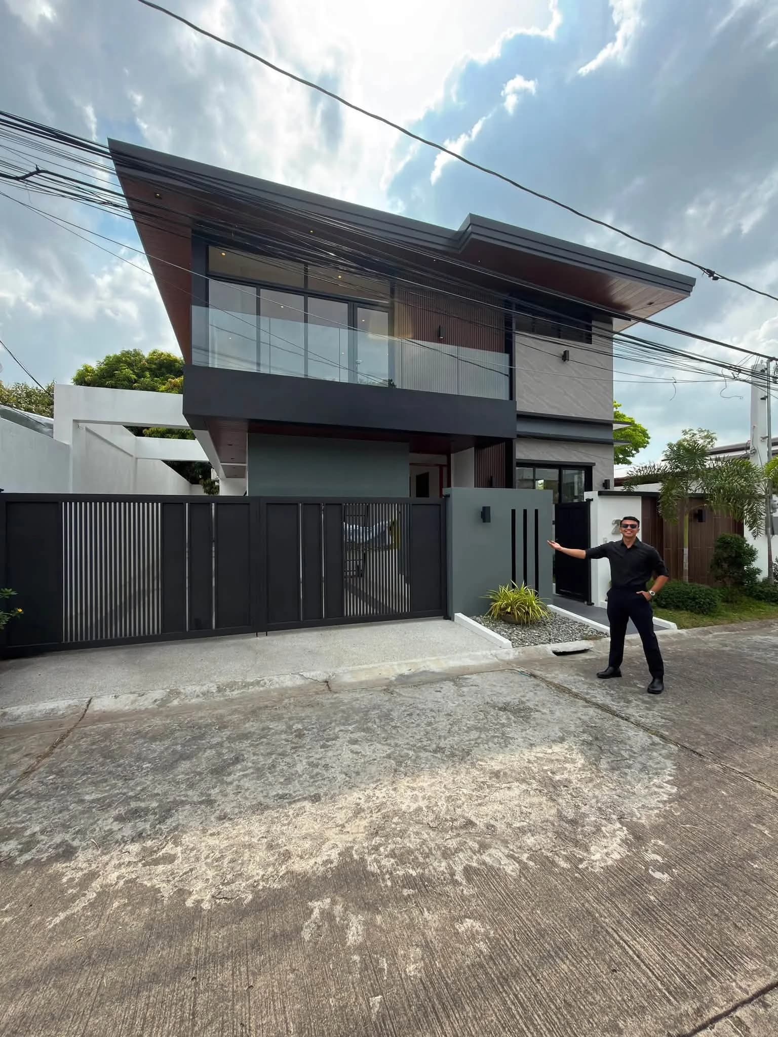Brand New Modern Luxury House for Sale in BF Homes, Parañaque — Photo 3
