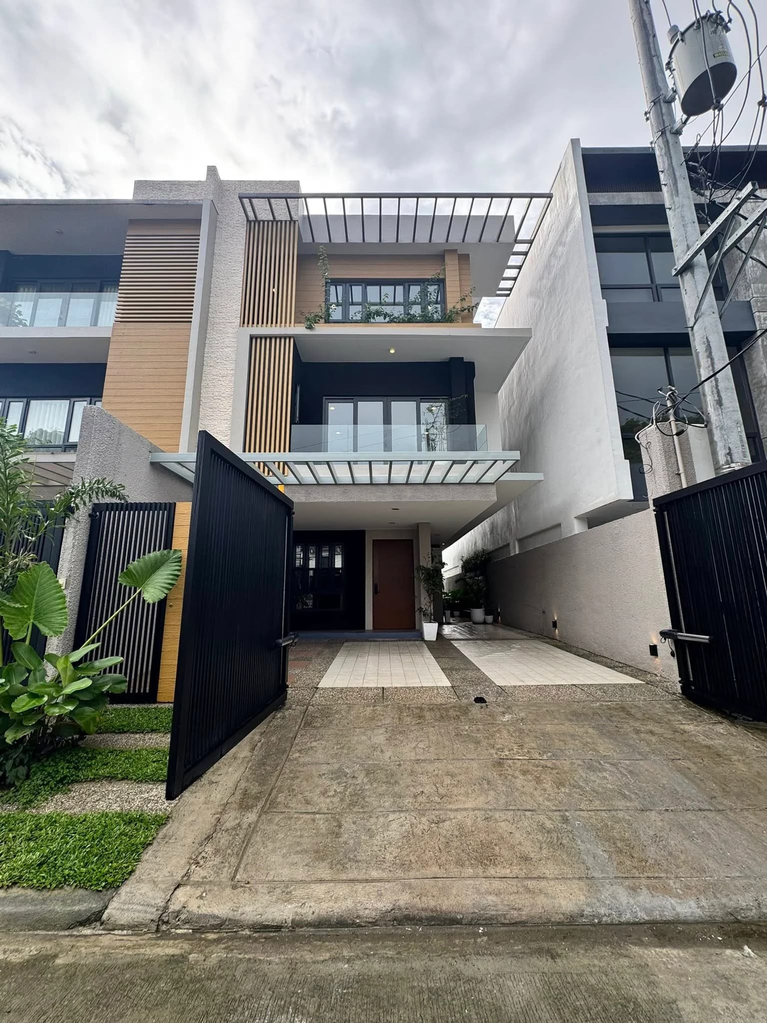 Brand New Modern 4BR House & Lot with Lift in AFPOVAI, Taguig City