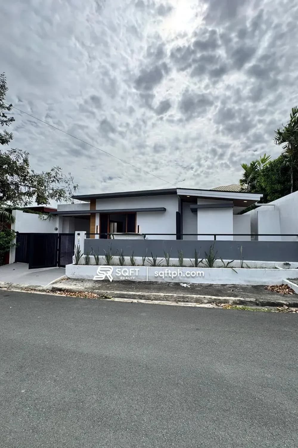 Brand New Modern Bungalow For Sale BF Homes Almanza, Las Piñas City