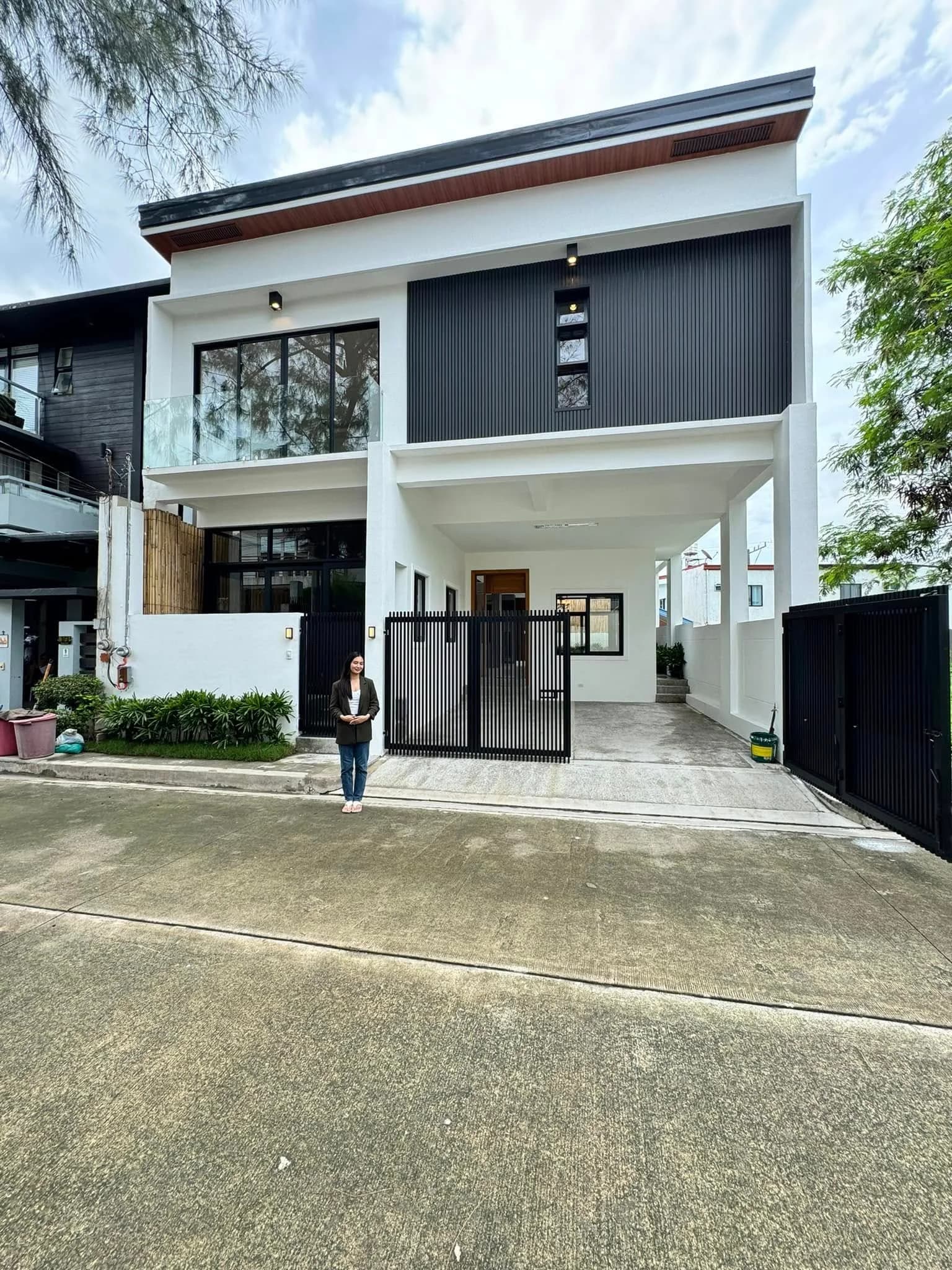 Brand New Elegant House and Lot For Sale in Greenwoods Executive Village
