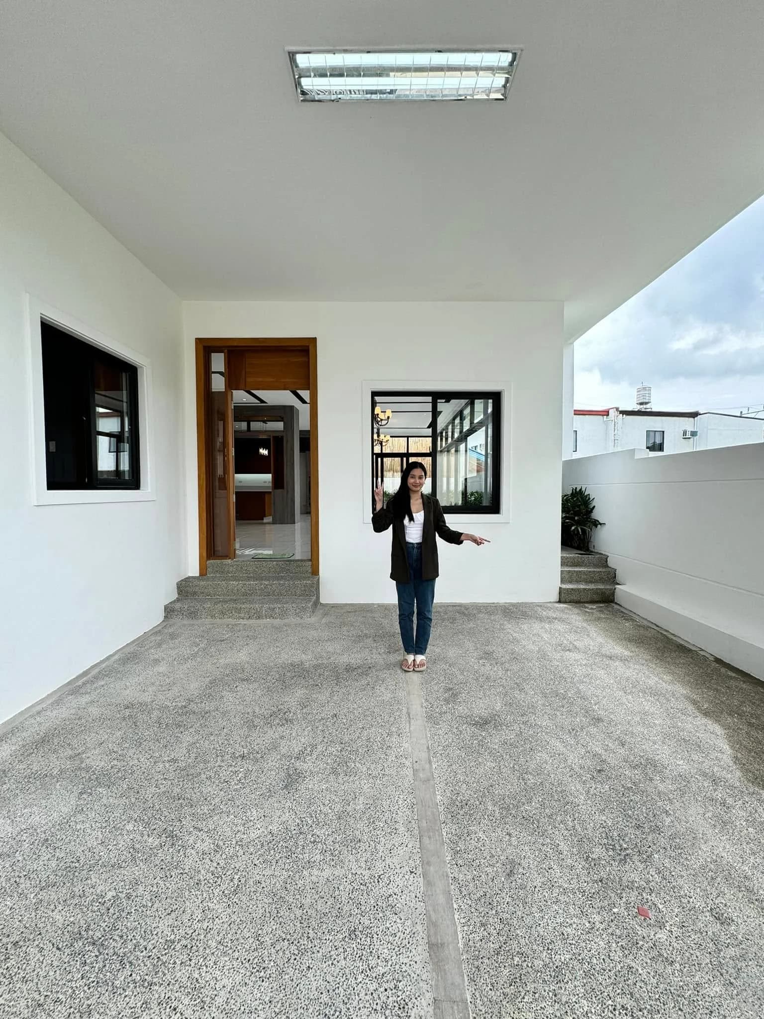Brand New Elegant House and Lot For Sale in Greenwoods Executive Village