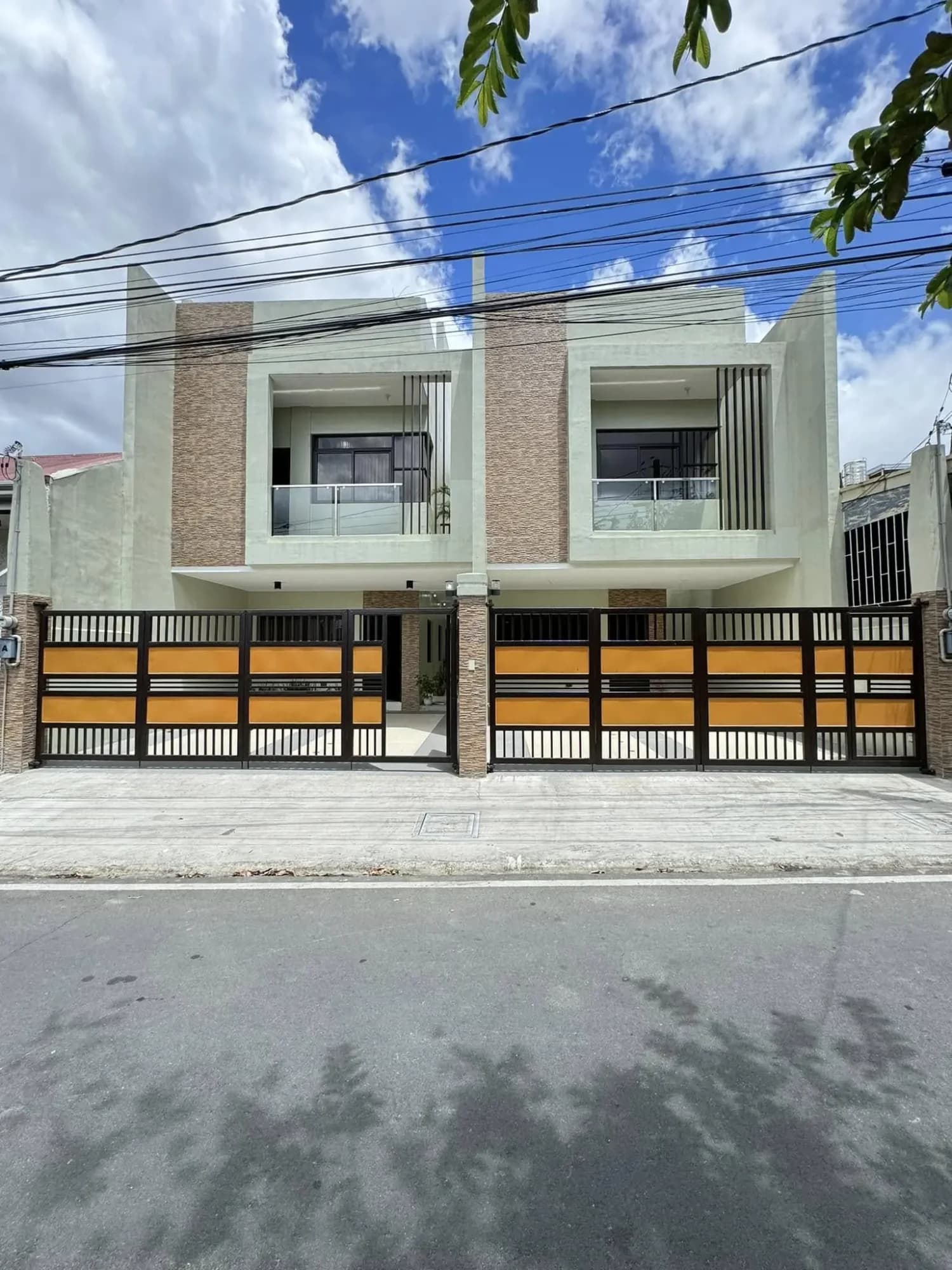 Brand New Modern House and Lot with Stunning Roof Deck (Duplex) For Sale in Racho Estate 2, Marikina City