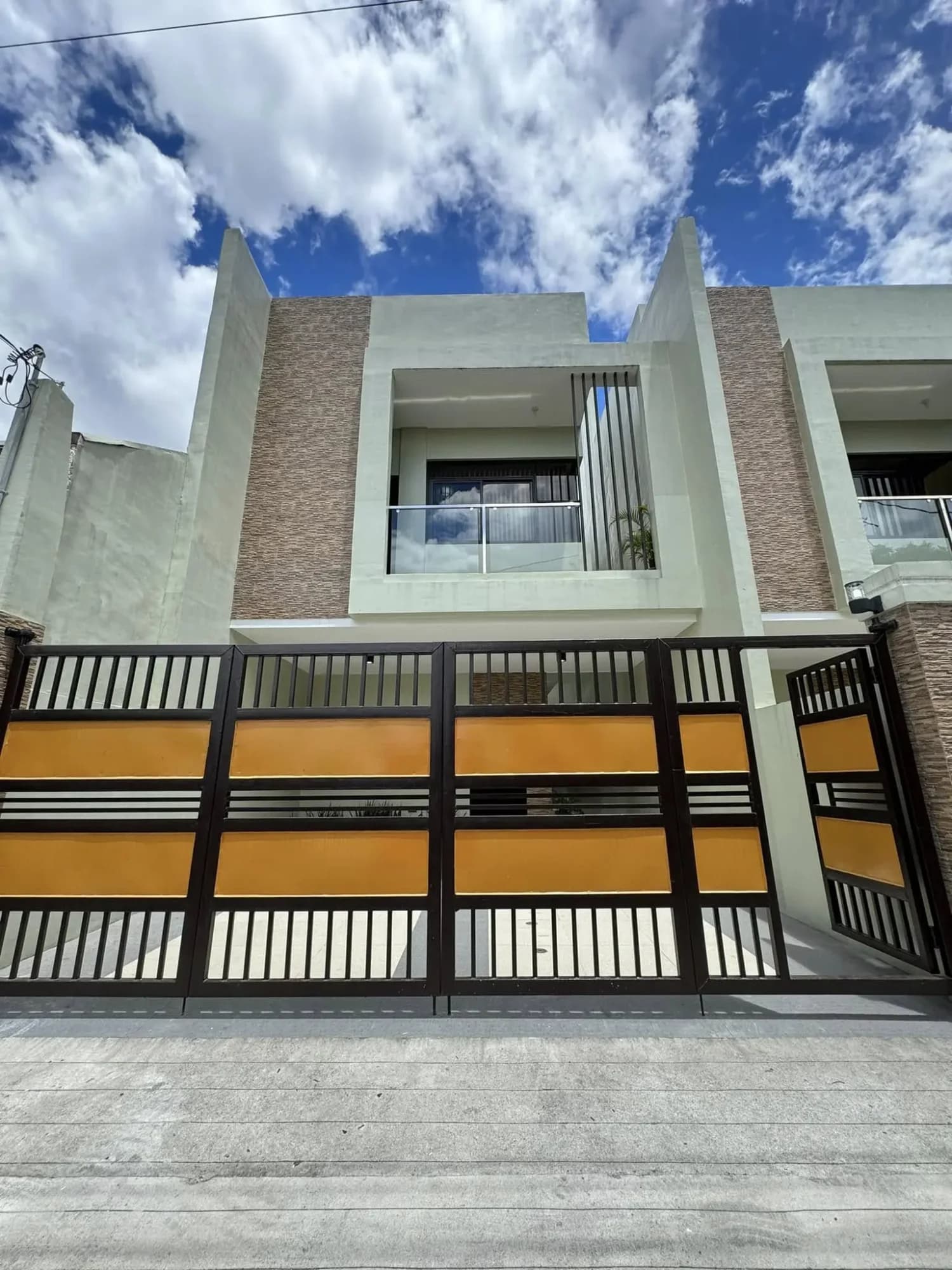Brand New Modern House and Lot with Stunning Roof Deck (Duplex) For Sale in Racho Estate 2, Marikina City
