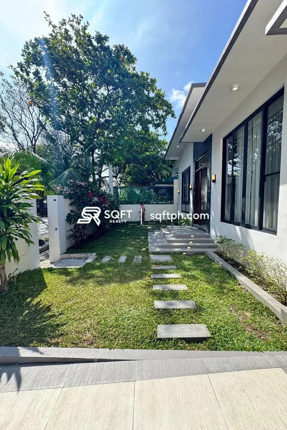 Brand New Elegant Bungalow with Swimming Pool For Sale in Philamlife Village, Las Pinas City