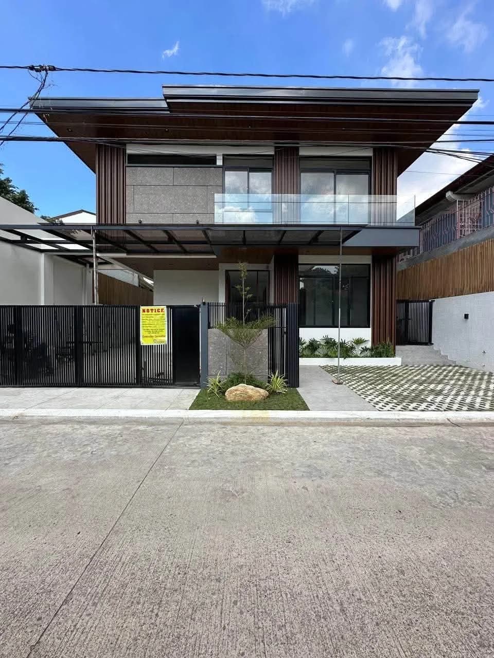 Brand New Elegant 5BR Home For Sale in BF Homes, Parañaque City — Photo 1