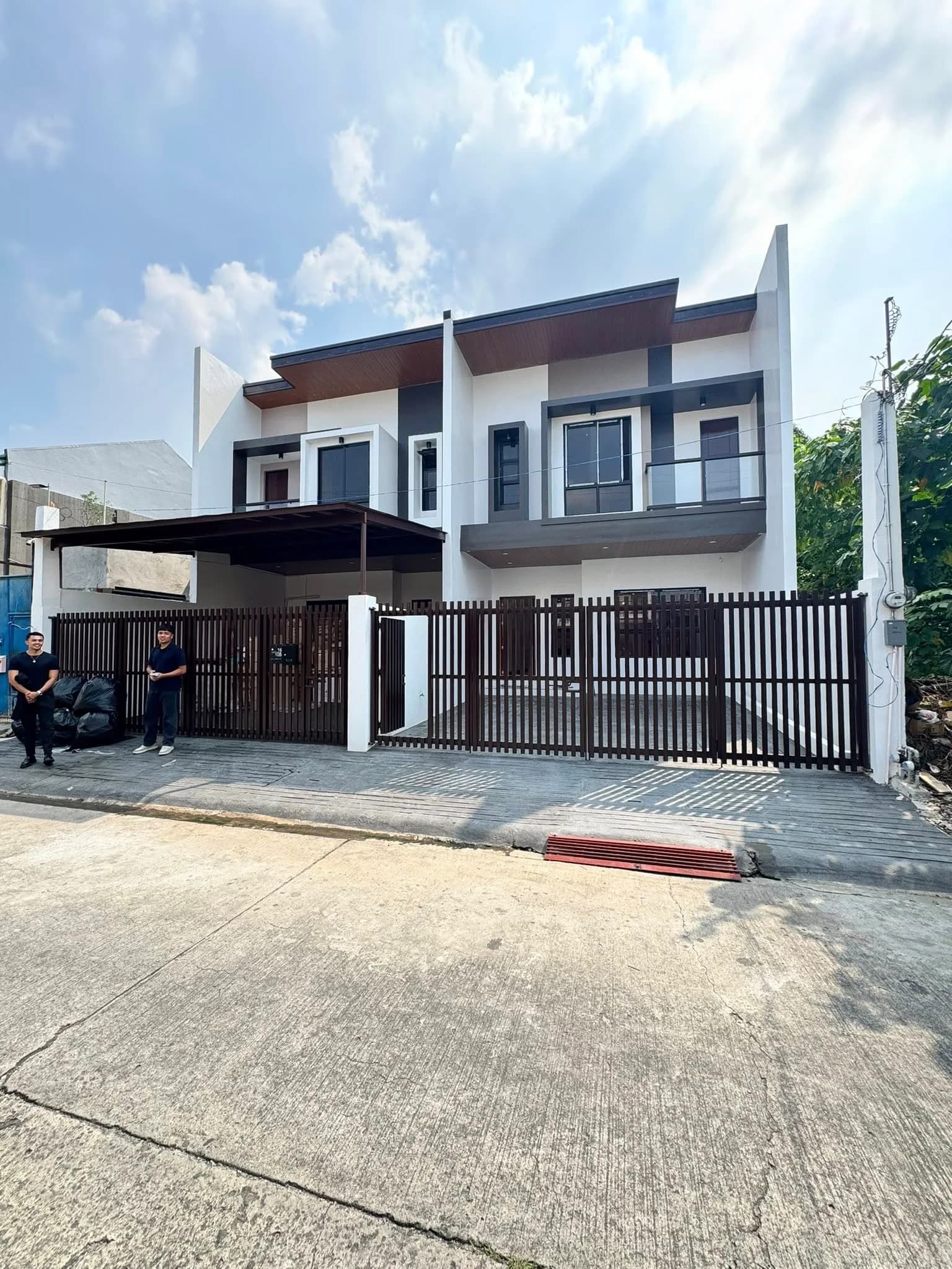 Brand New Elegant House and Lot In Talon 5, Las Piñas City ( No Down Payment Promo)