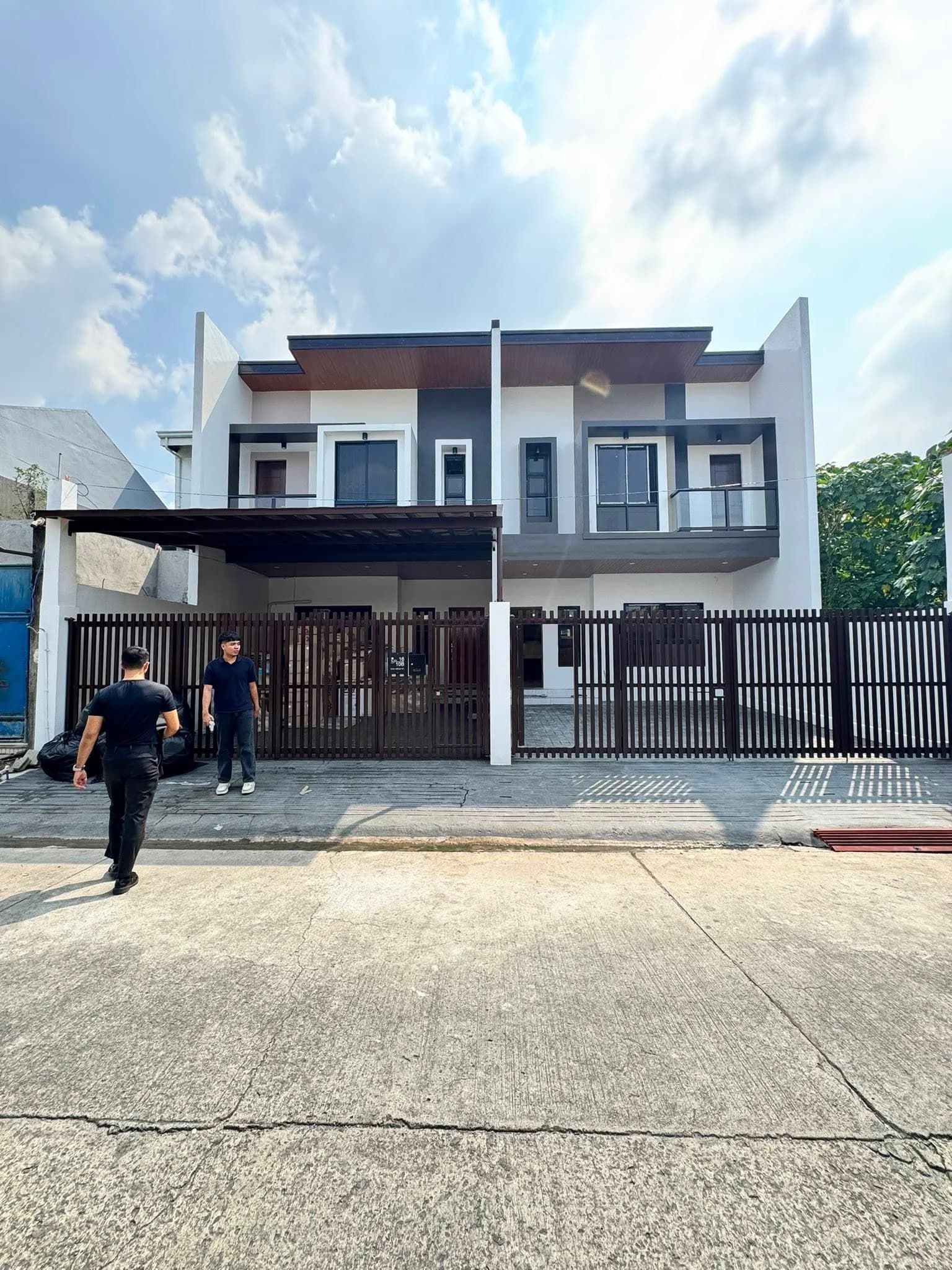 Brand New Elegant House and Lot In Talon 5, Las Piñas City ( No Down Payment Promo)