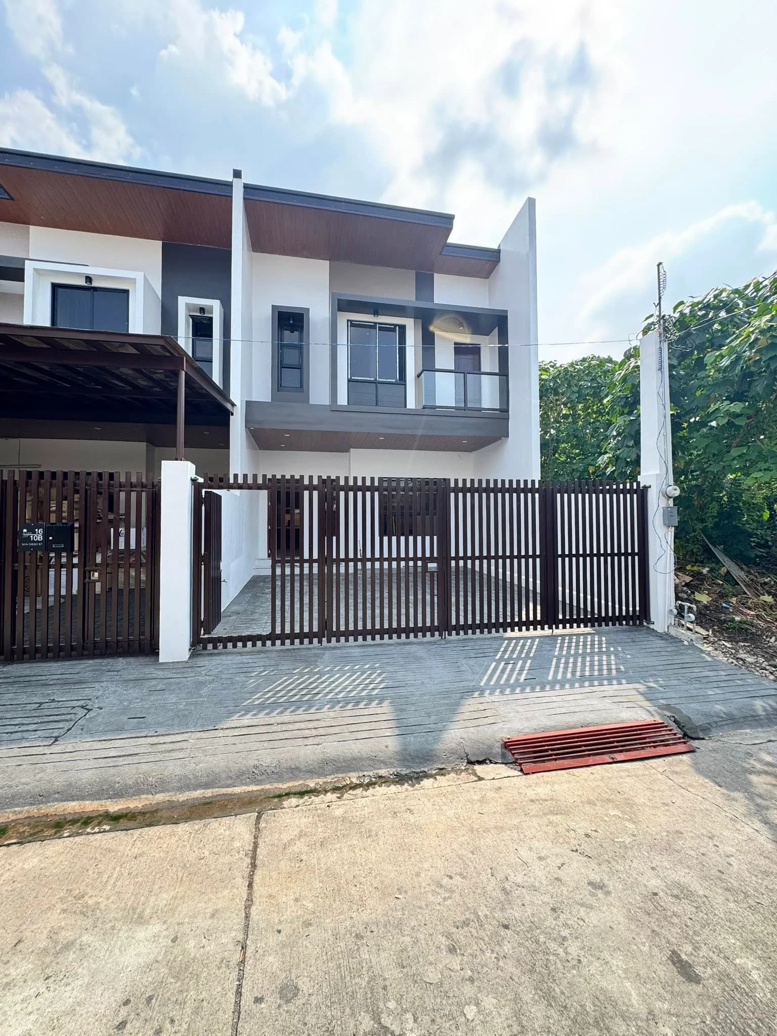 Brand New Elegant House and Lot In Talon 5, Las Piñas City ( No Down Payment Promo)
