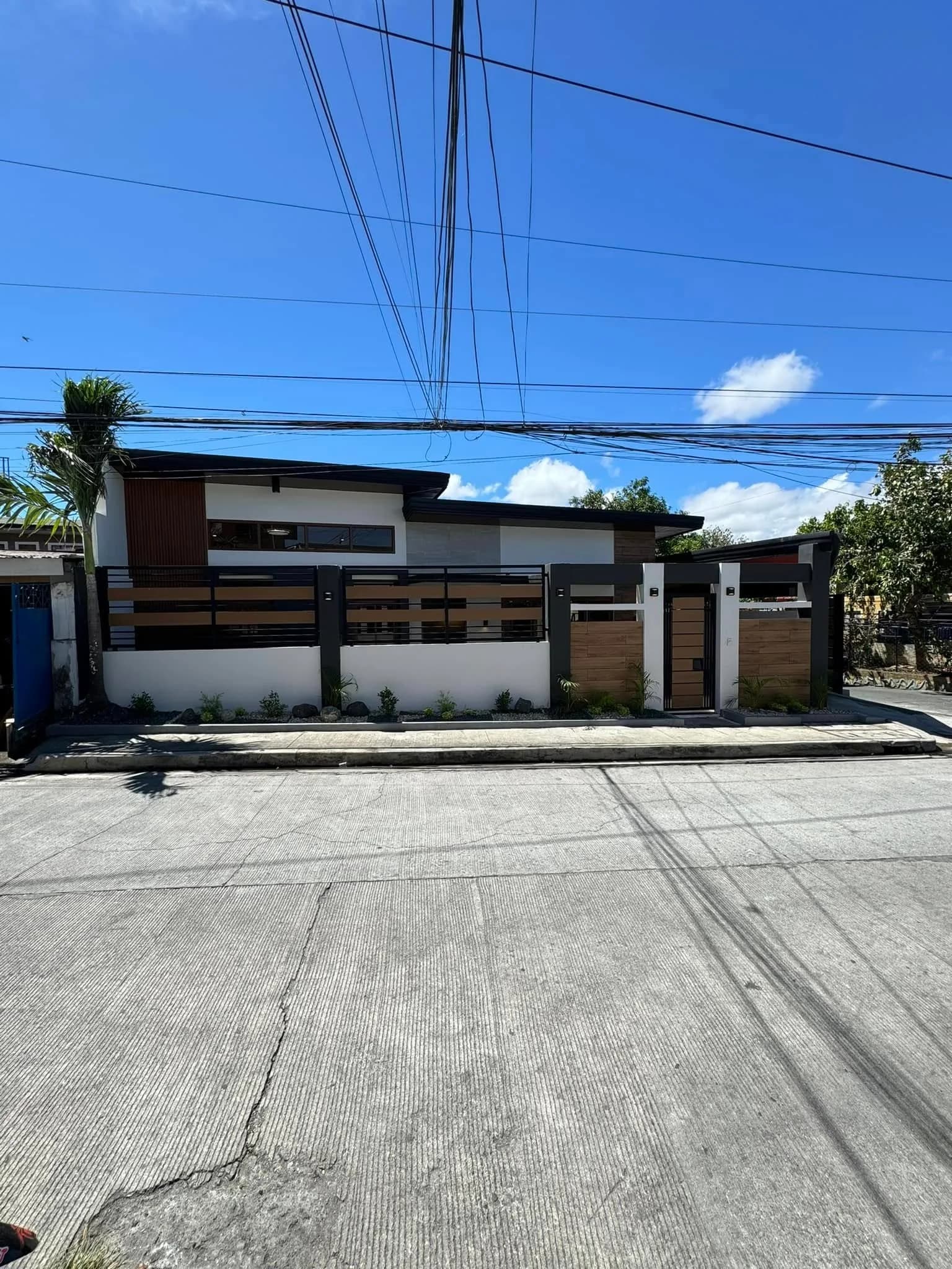 Brand New Modern Elegant Bungalow in Moonwalk Village, Las Piñas City (Corner Lot)