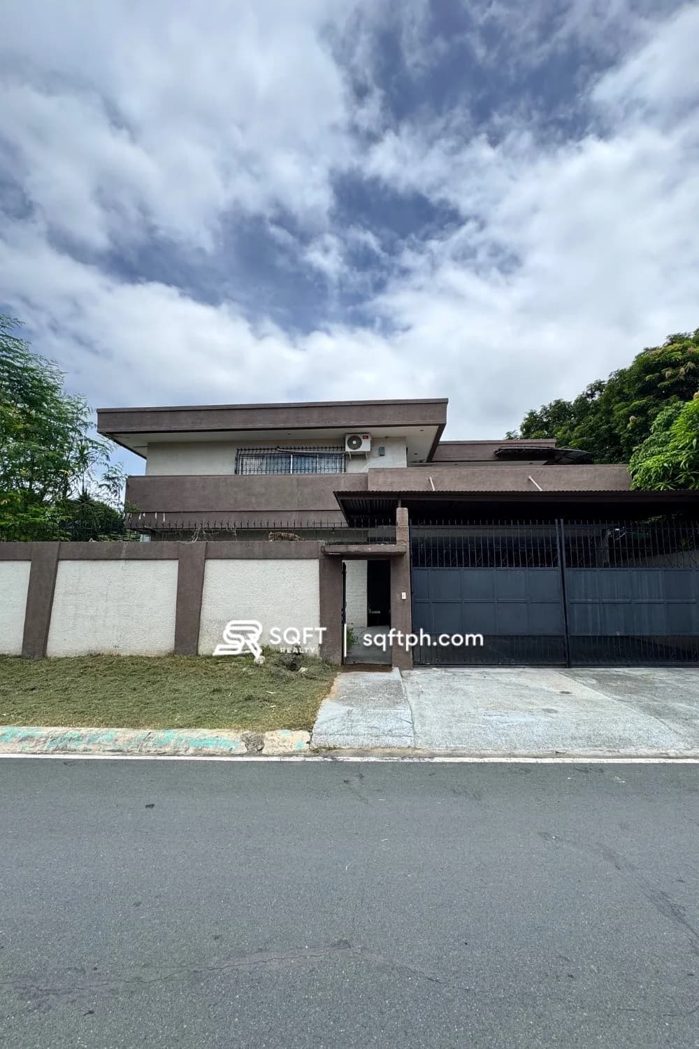 Spacious 8BR House and Lot For Sale in South Admiral Village, Paranaque City
