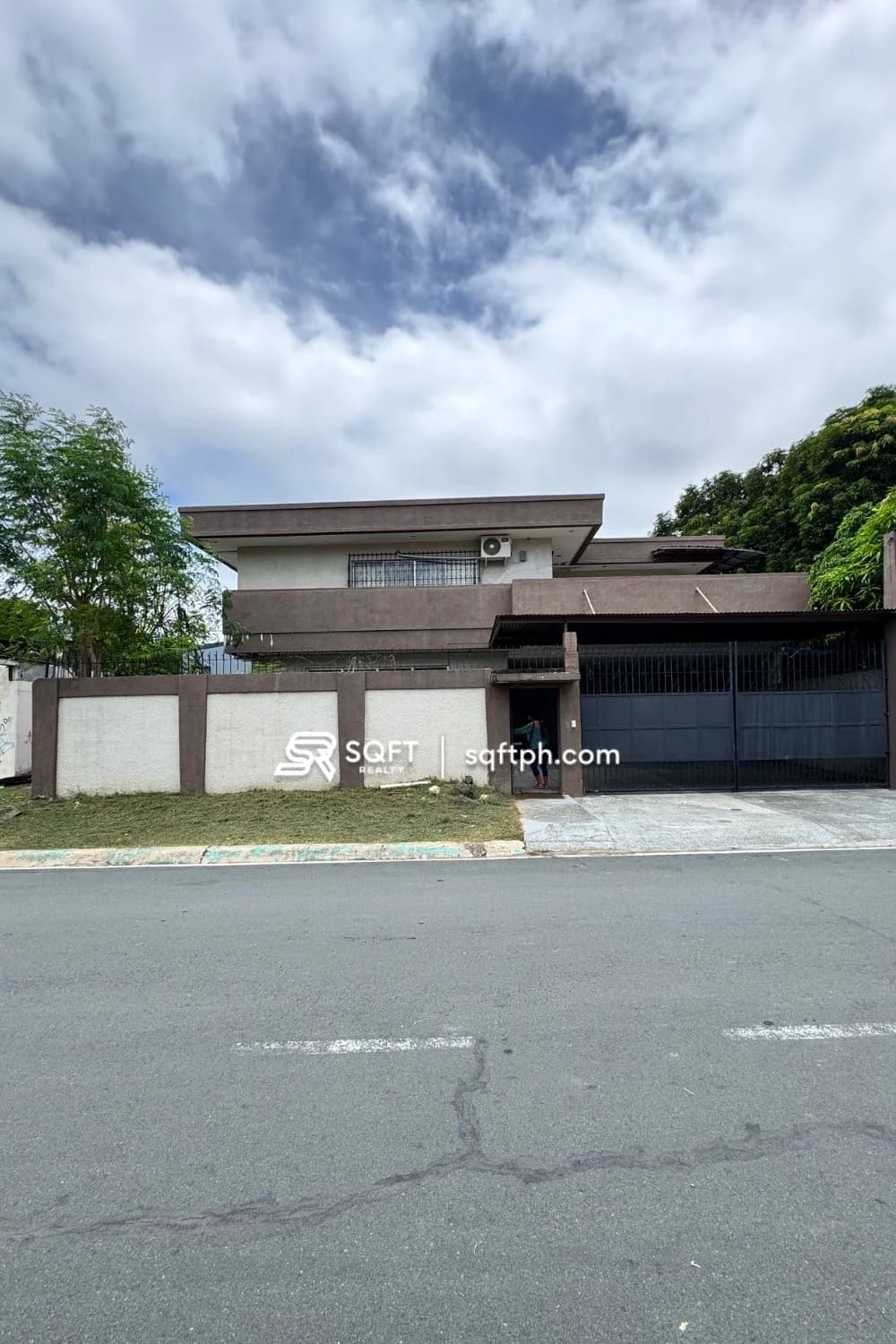 Spacious 8BR House and Lot For Sale in South Admiral Village, Paranaque City